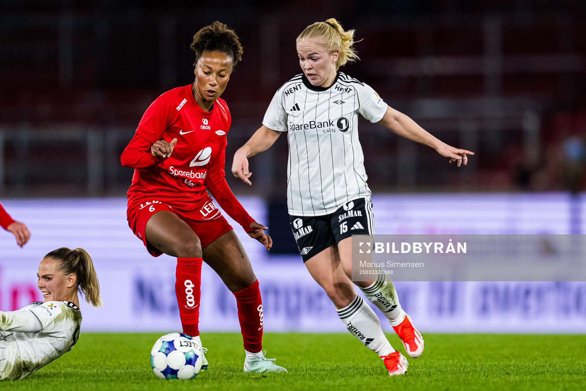 Cassandra Ella Archontoulis Bogere of Brann and Beate Marcussen of Rosenborg during the Toppserien football match between Brann and Rosenborg on March 23, 2025 in Bergen.