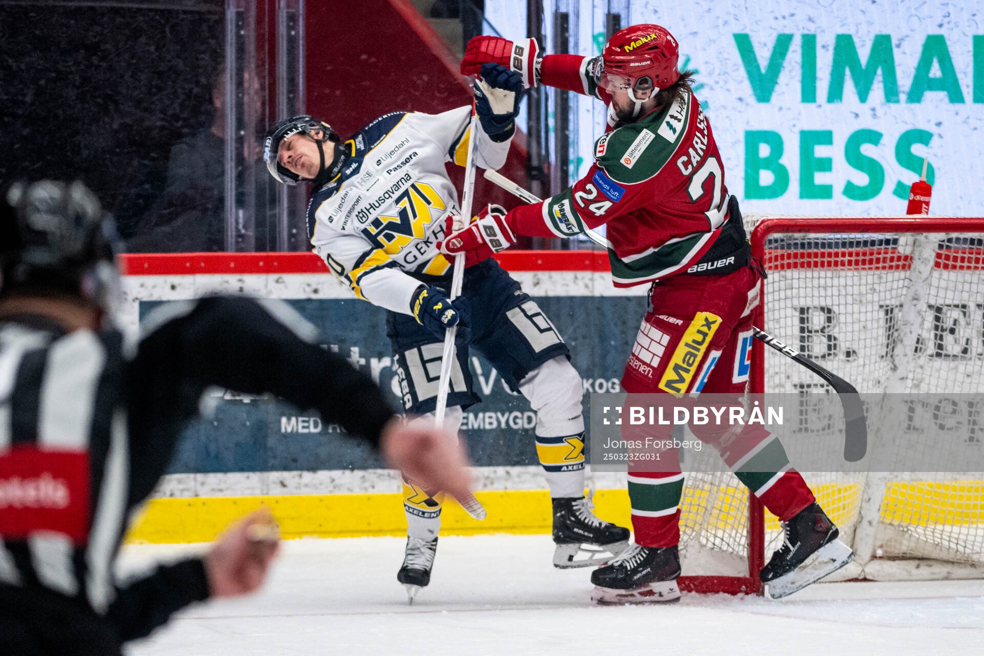 HV71s Andre Petersson och Modos Måns Carlsson