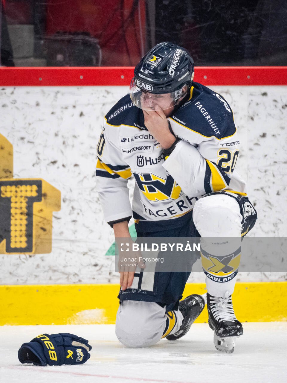 HV71s Andre Petersson har ont