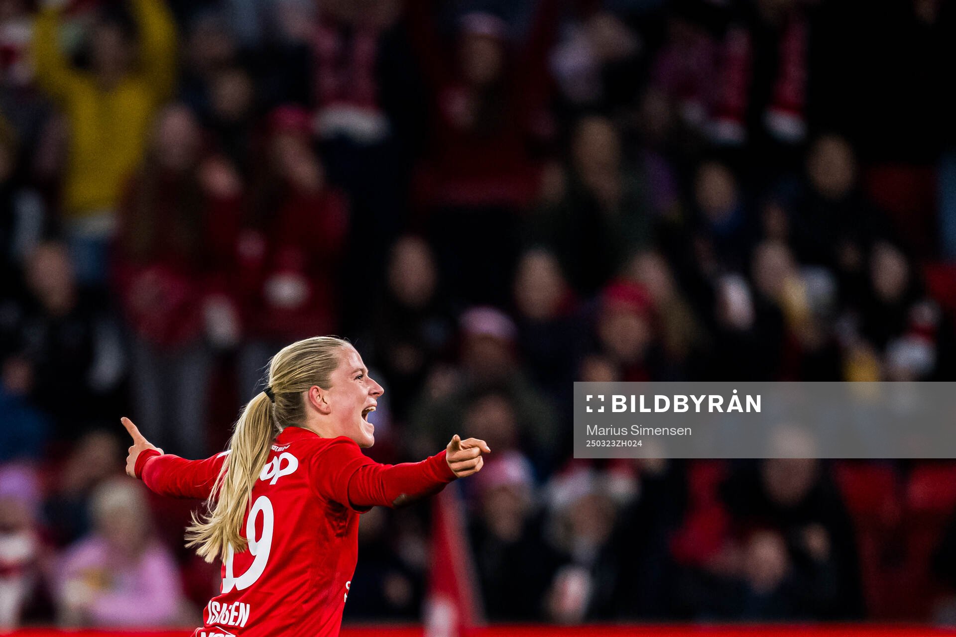 Monica Nedgård Isaksen of Brann celebrates