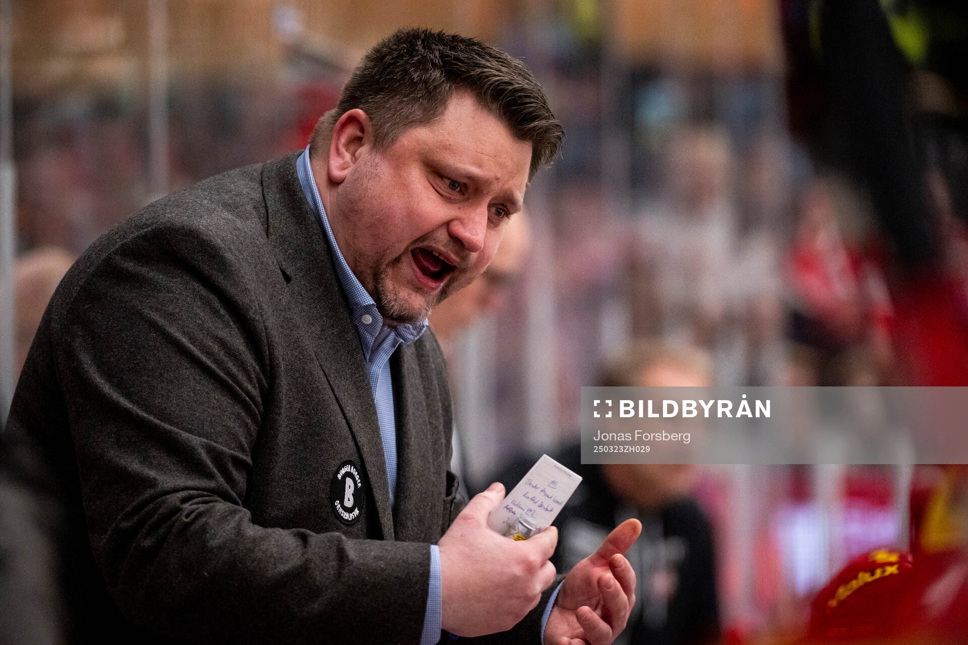 Modos tränare Mattias Karlin reagerar
