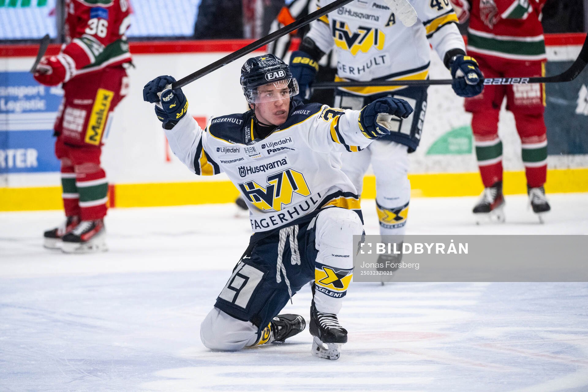 HV71s Jamiro Reber jublar
