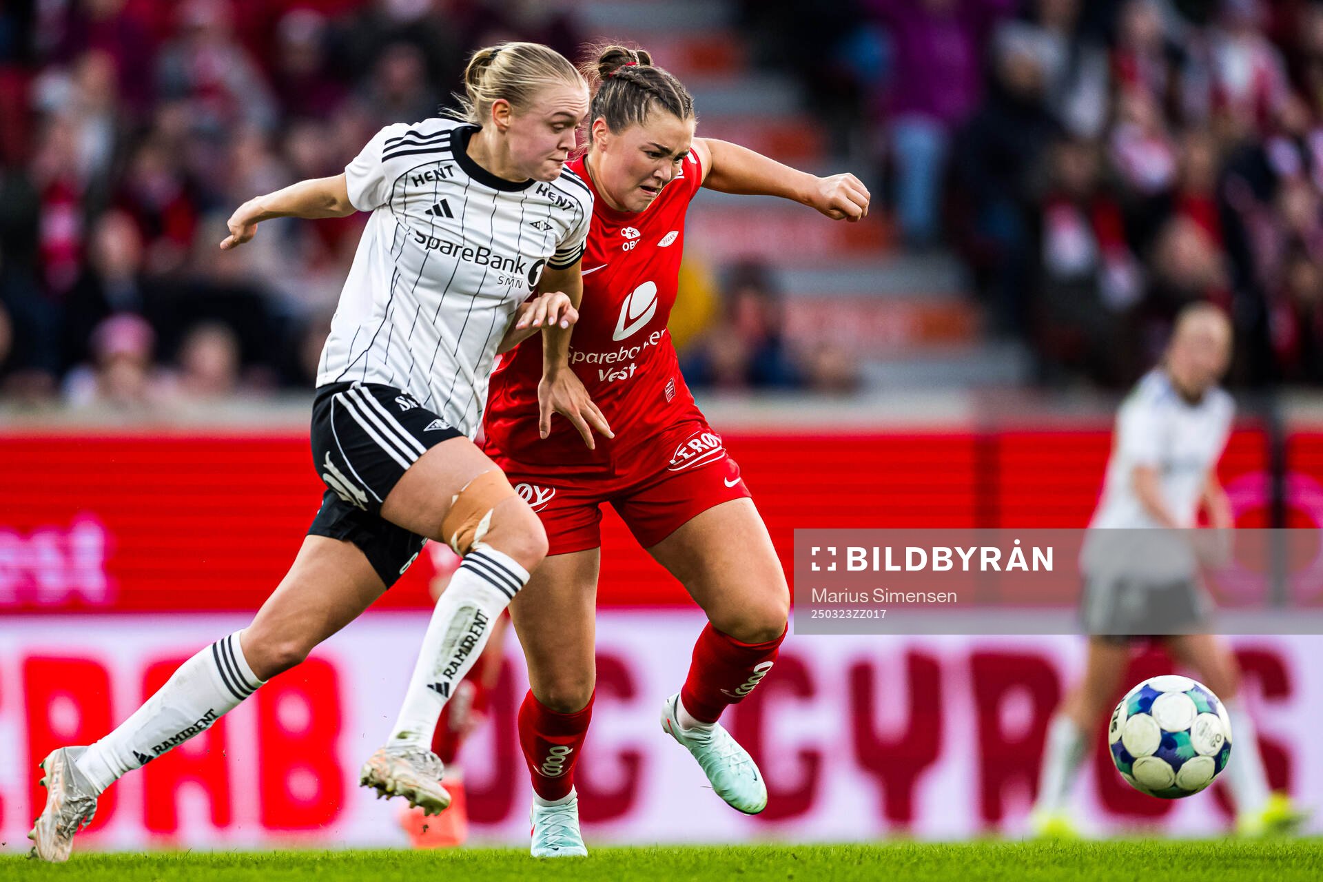 Elin Sørum of Rosenborg and Anna Nerland Aahjem of Brann