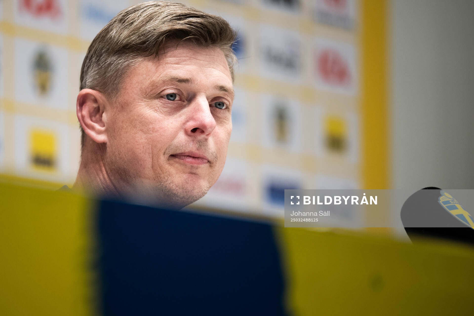 Head coach Jon Dahl Tomasson of the Swedish men's national