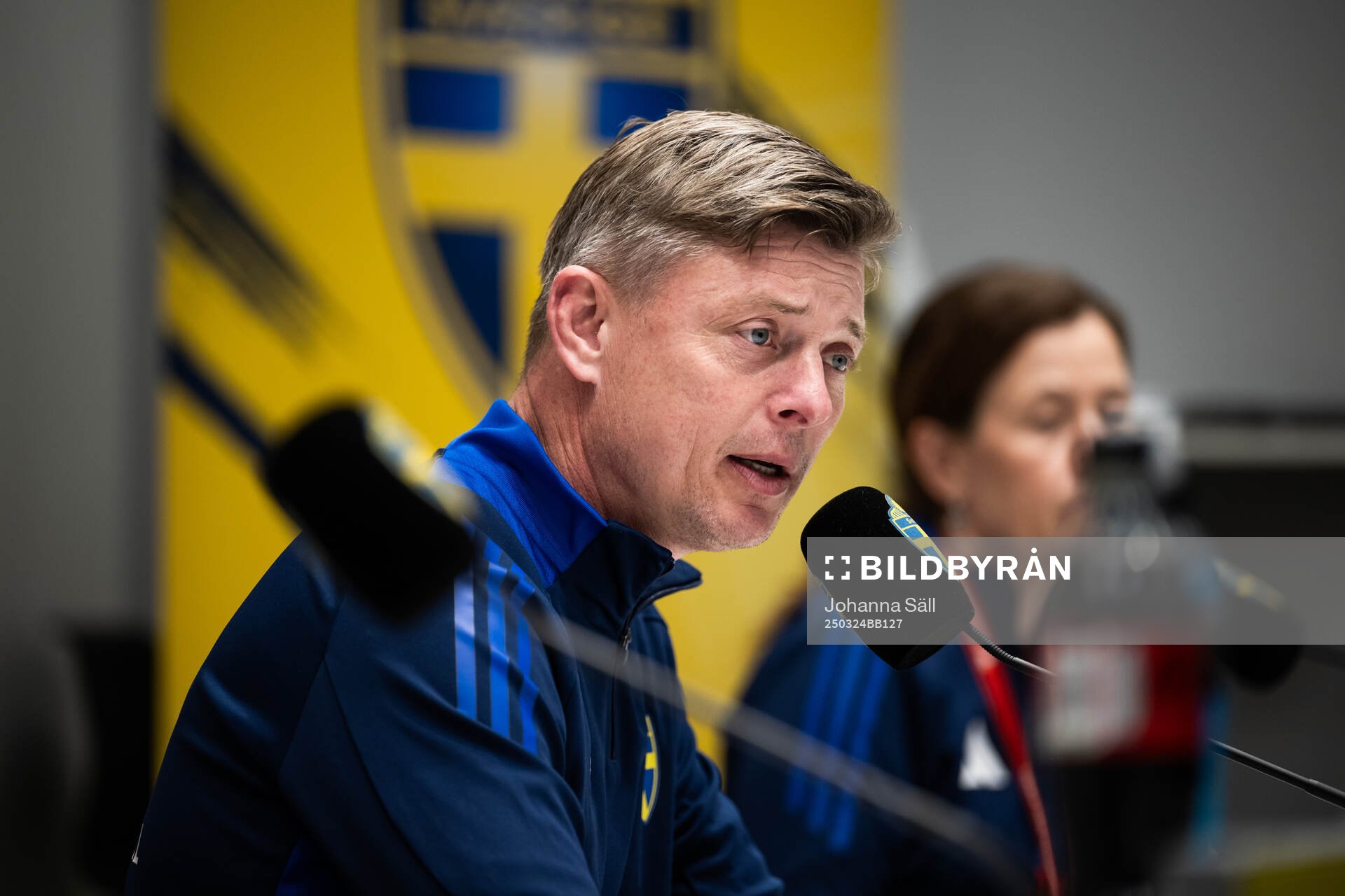 Head coach Jon Dahl Tomasson of the Swedish men's national