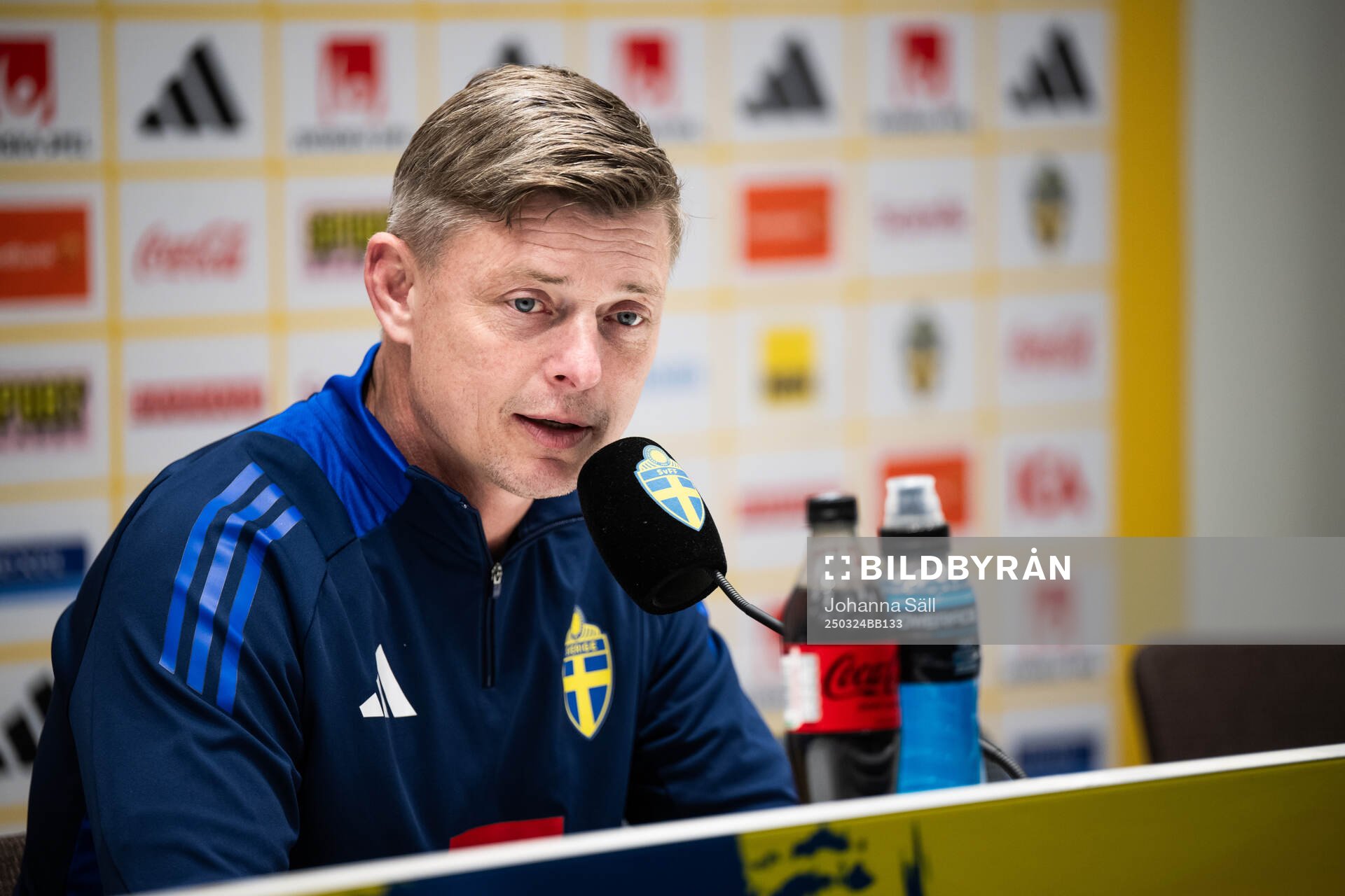 Head coach Jon Dahl Tomasson of the Swedish men's national