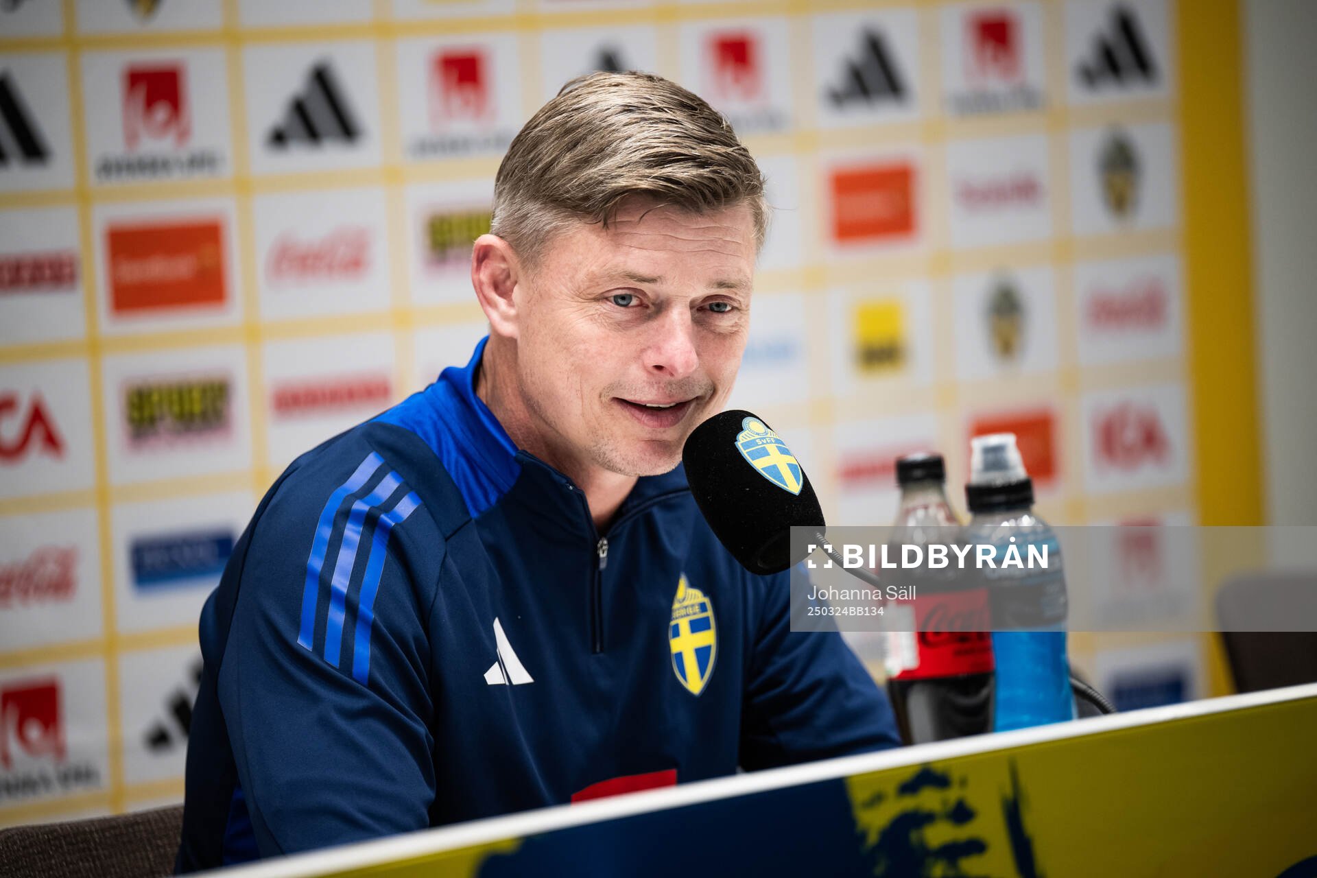 Head coach Jon Dahl Tomasson of the Swedish men's national
