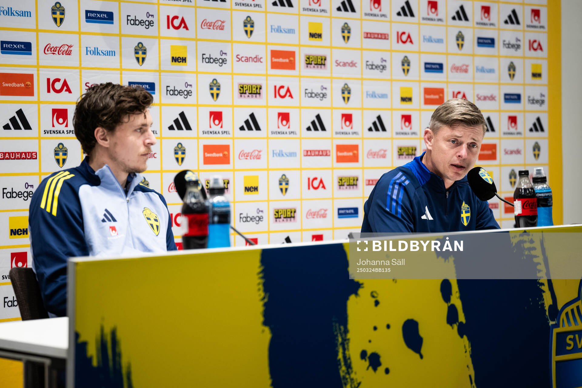 Victor Nilsson Lindelöf and Head coach Jon Dahl Tomasson