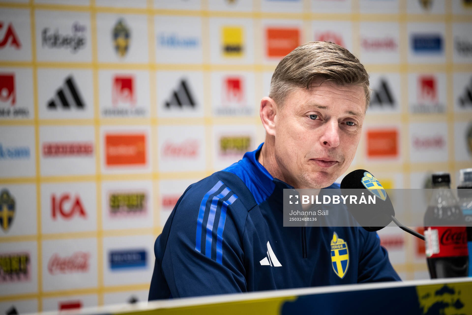 Head coach Jon Dahl Tomasson of the Swedish men's national