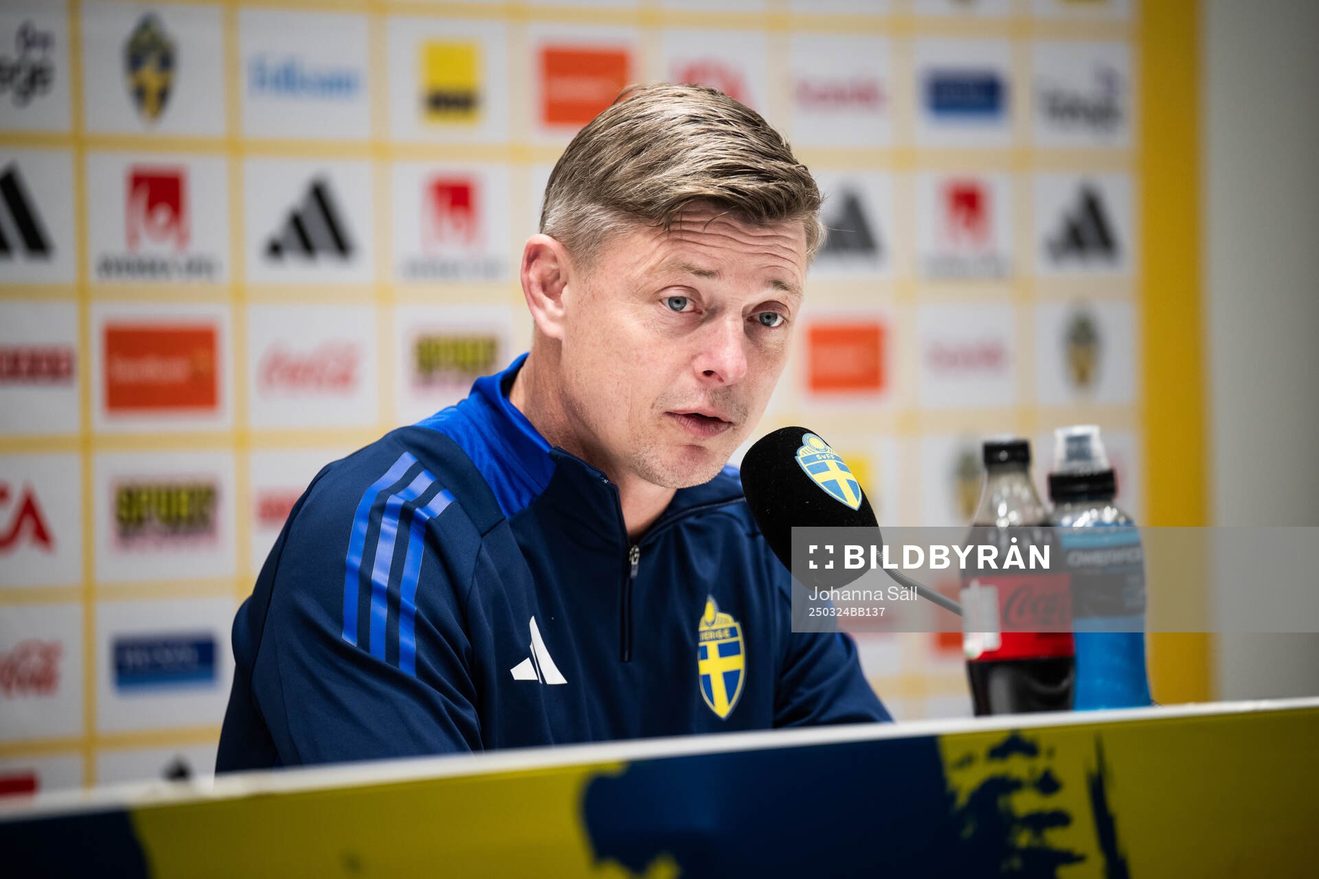 Head coach Jon Dahl Tomasson of the Swedish men's national