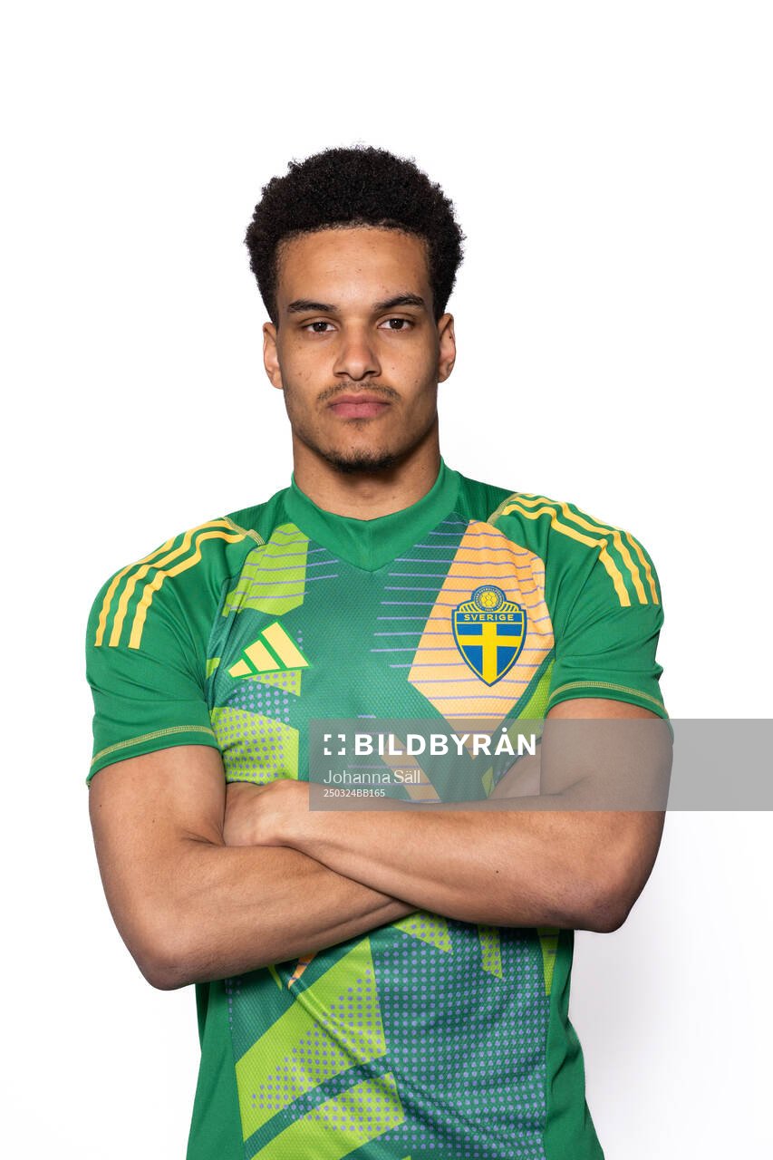 Goalkeeper Oliver Dovin of the Swedish men’s national