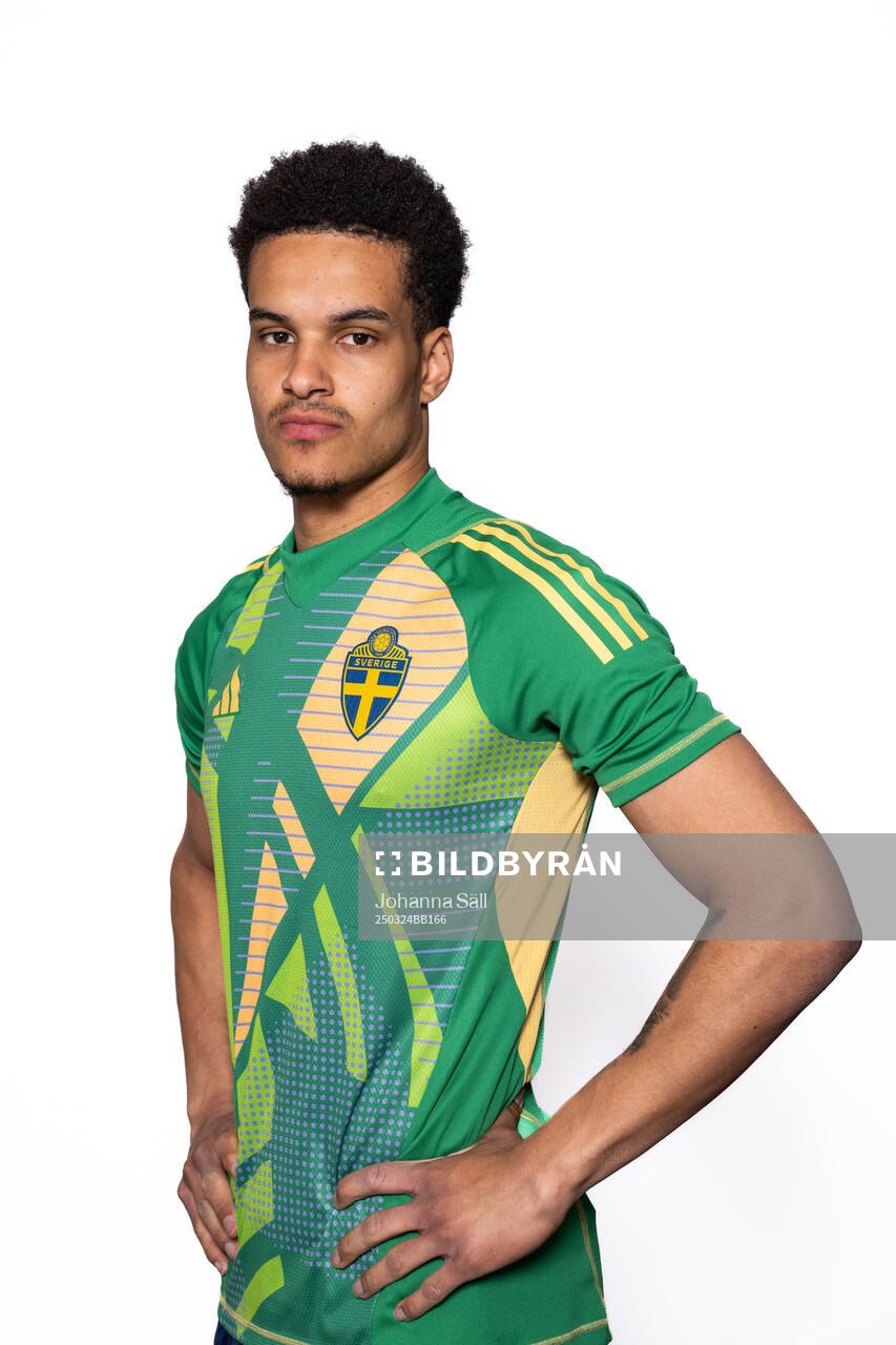 Goalkeeper Oliver Dovin of the Swedish men’s national