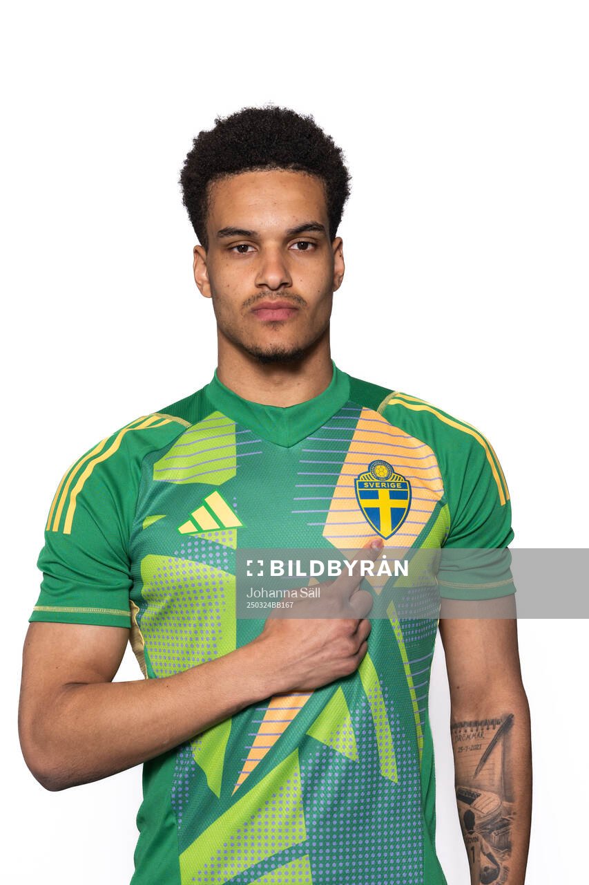 Goalkeeper Oliver Dovin of the Swedish men’s national