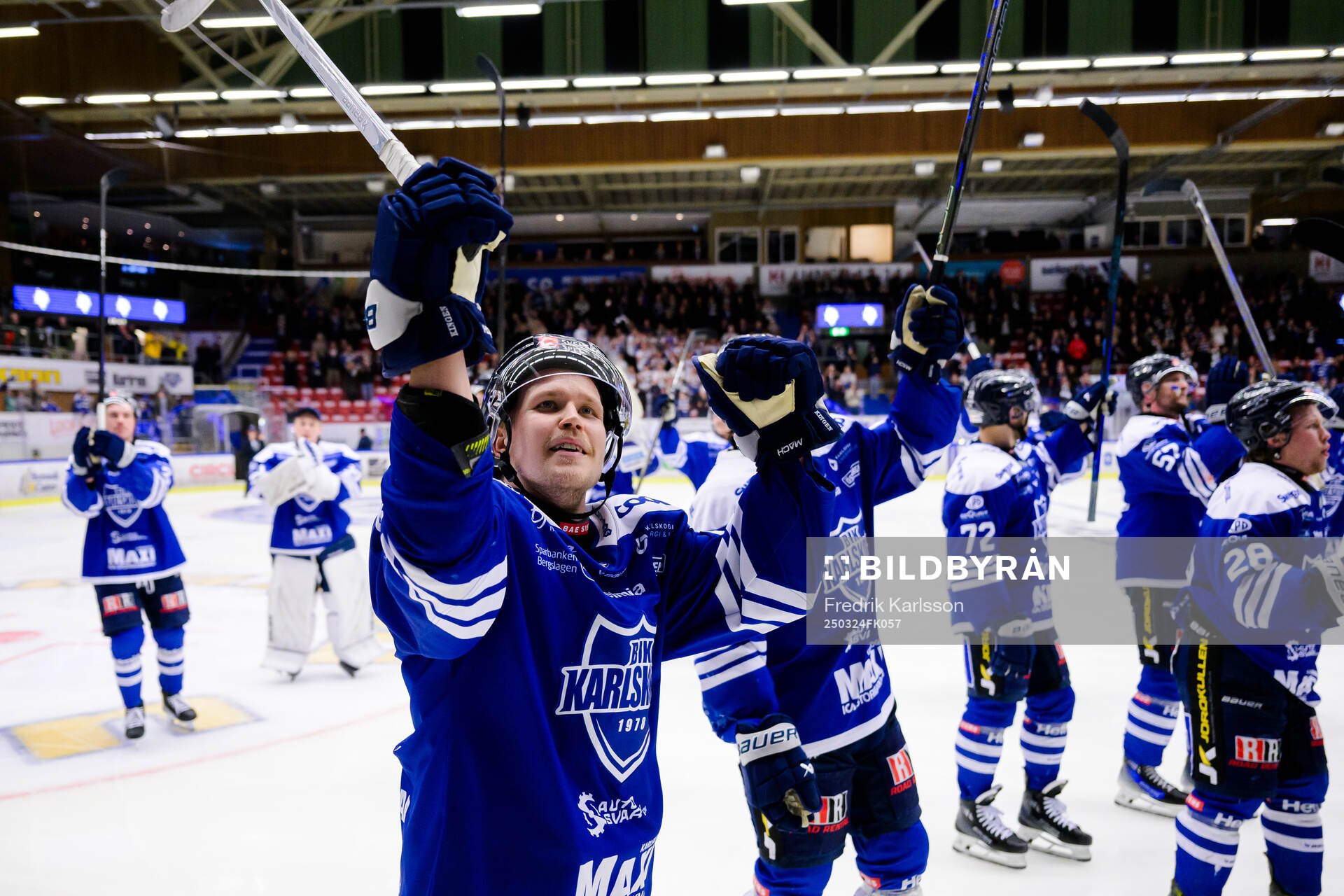 Karlskogas Henrik Larsson jublar