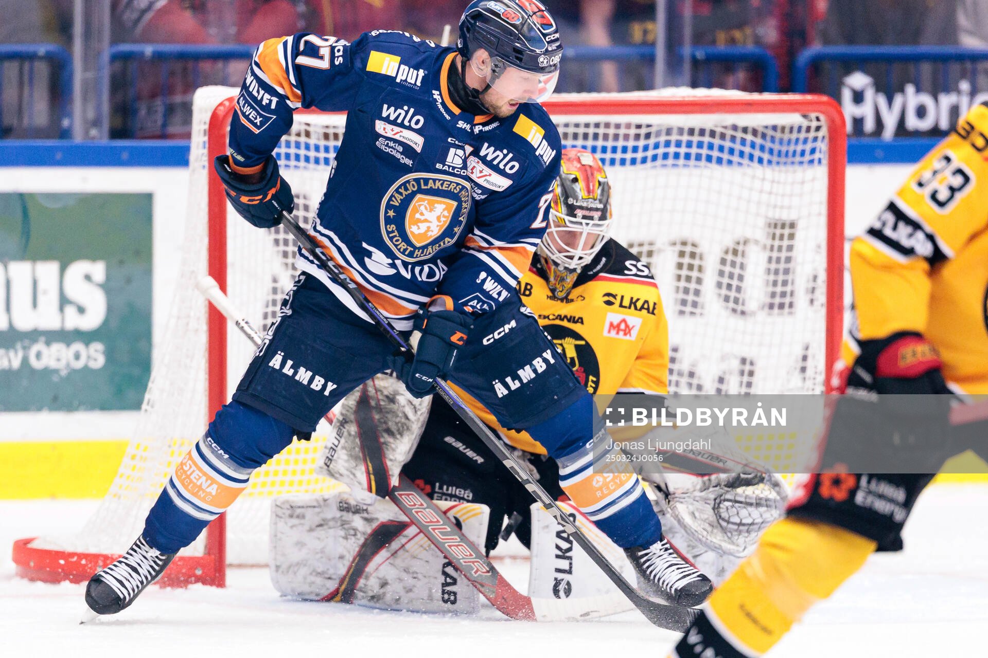 Växjös Martin Lundberg gör mål 2-1 framför Luleås