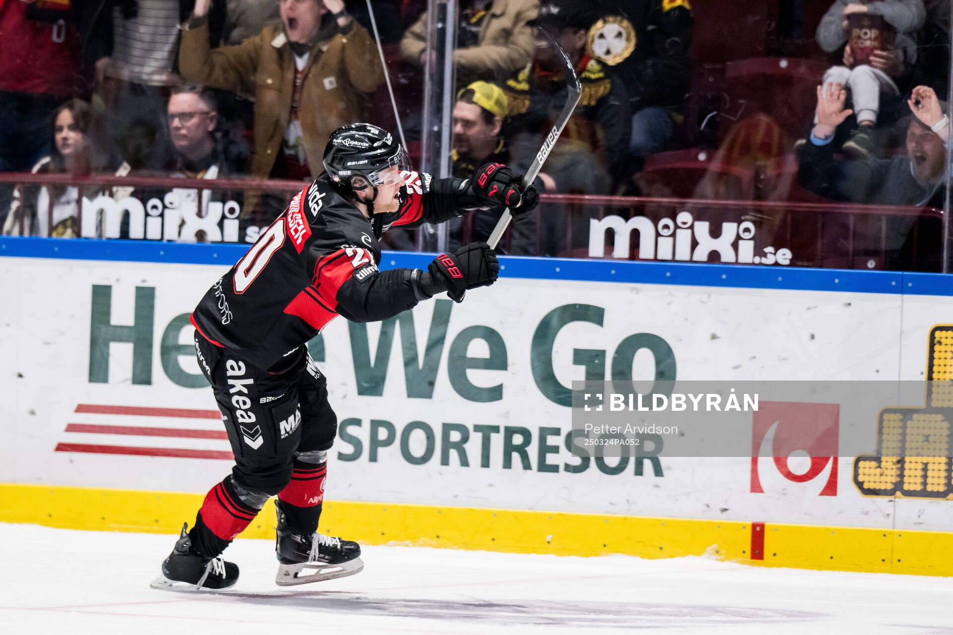 Malmö Redhawks Thomas Berg Paulsen jublar