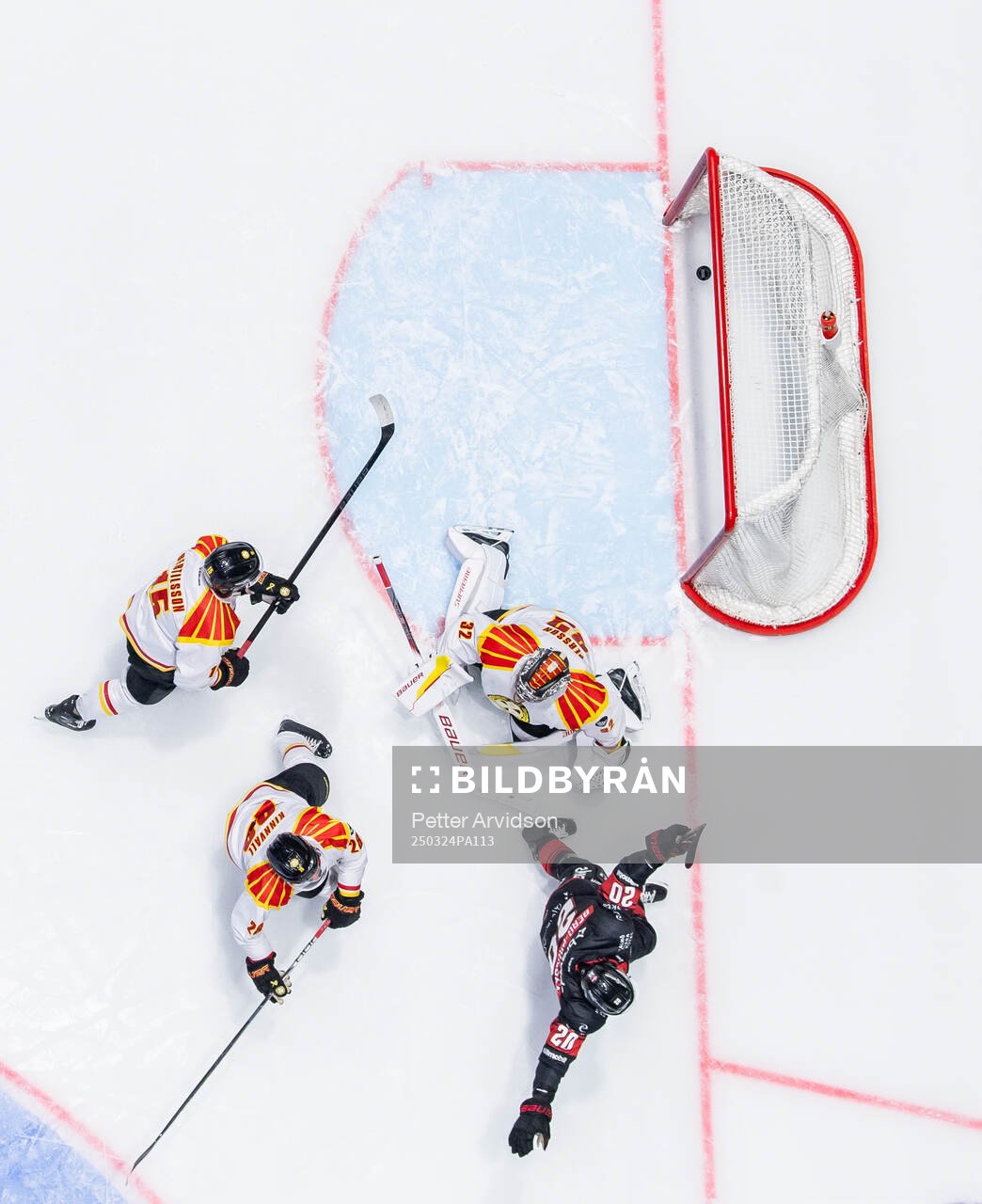 Malmö Redhawks Thomas Berg Paulsen jublar