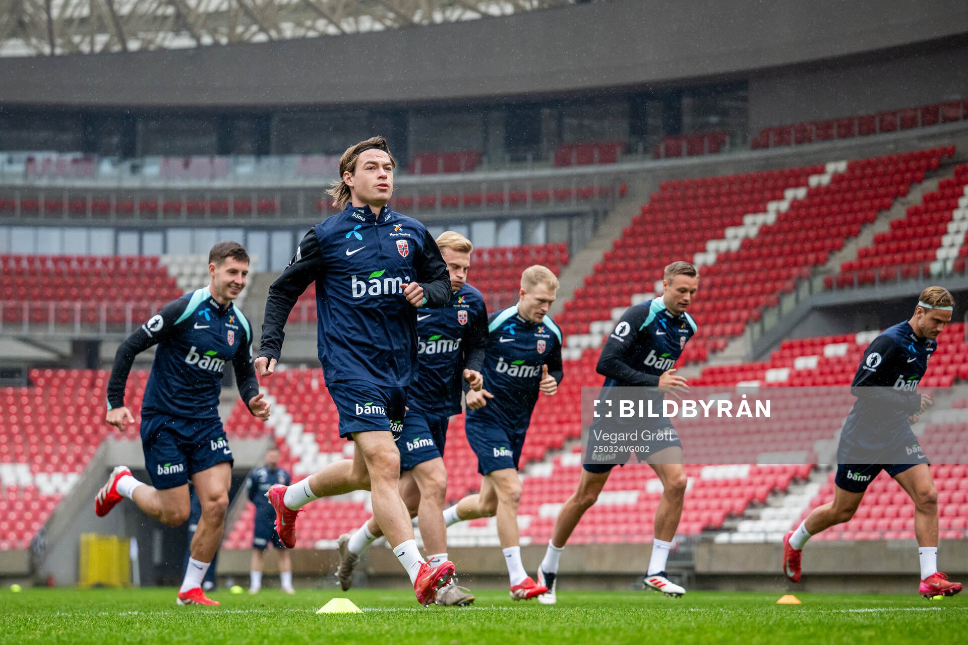 Patrick Berg and players of the Norwegian national football