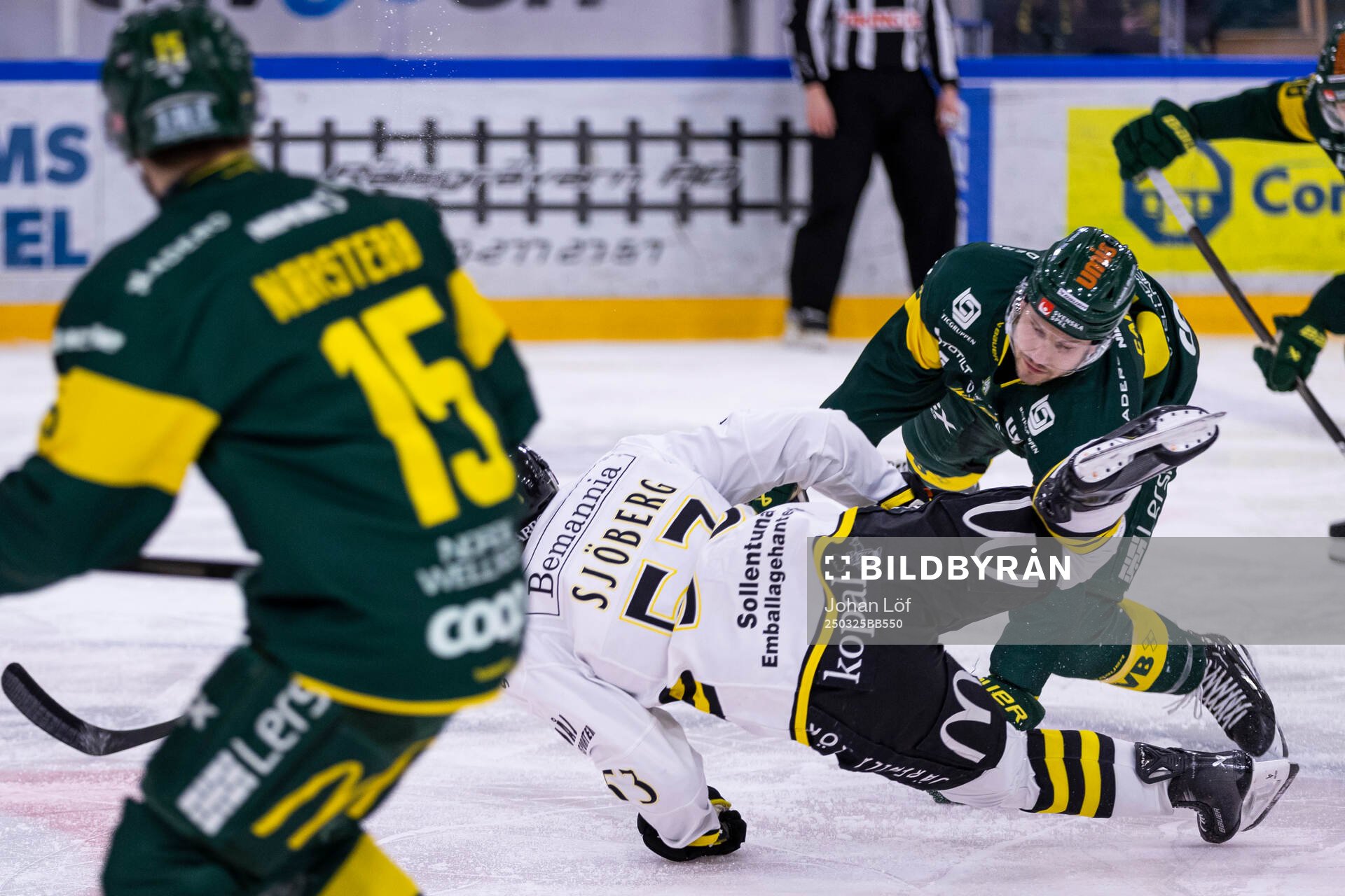 Björklövens Matthew Cairns och AIKs Albert Sjöberg