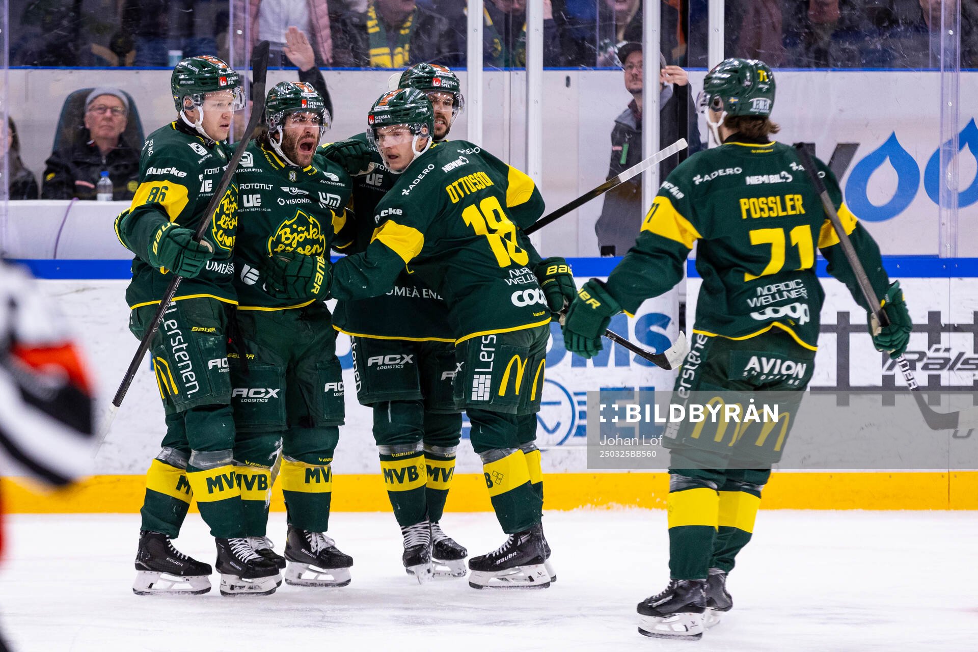 Björklövens Mathew Maione jublar