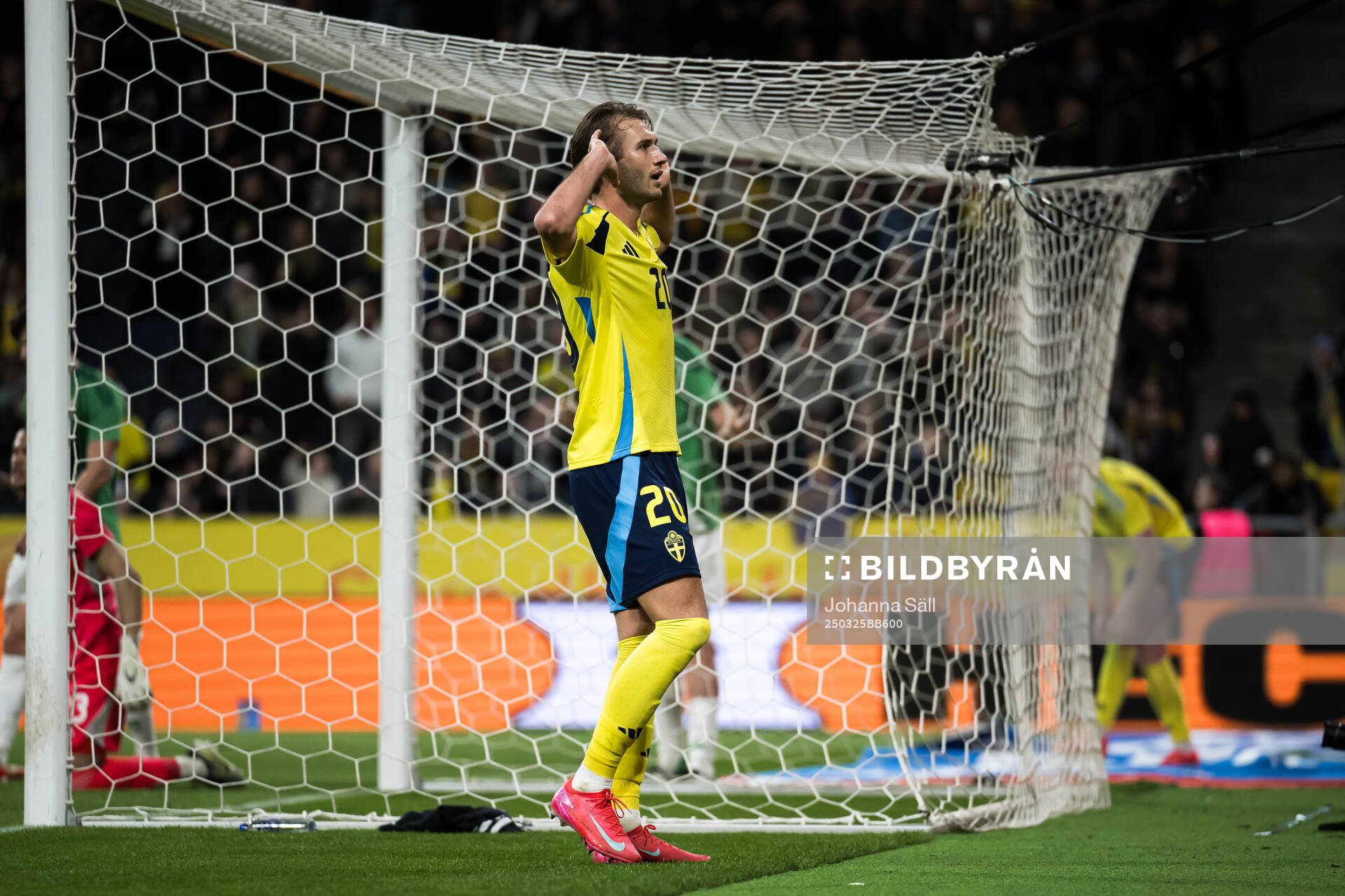 Benjamin Nygren of Sweden celebrates