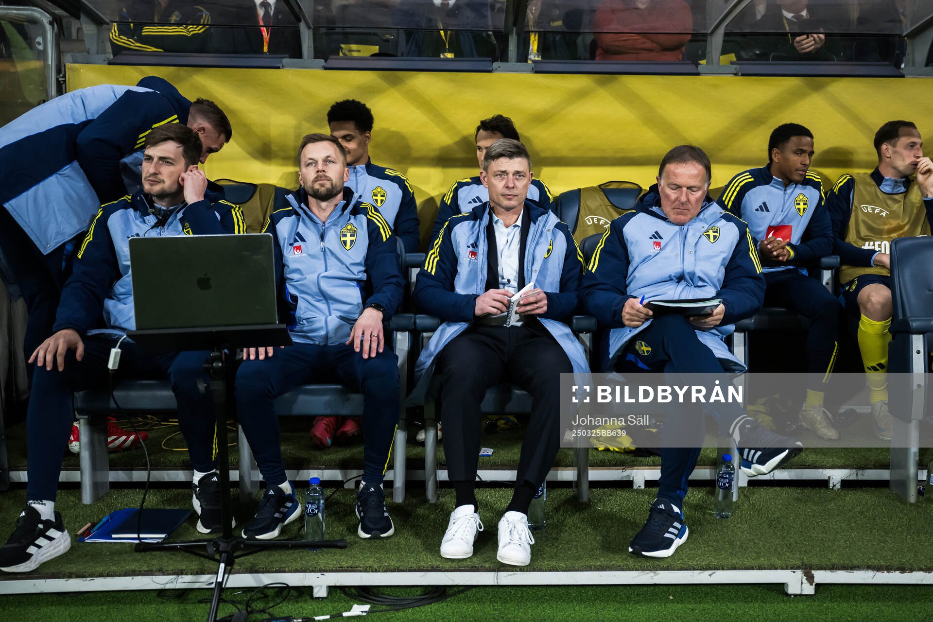 Head coach Jon Dahl Tomasson of Sweden