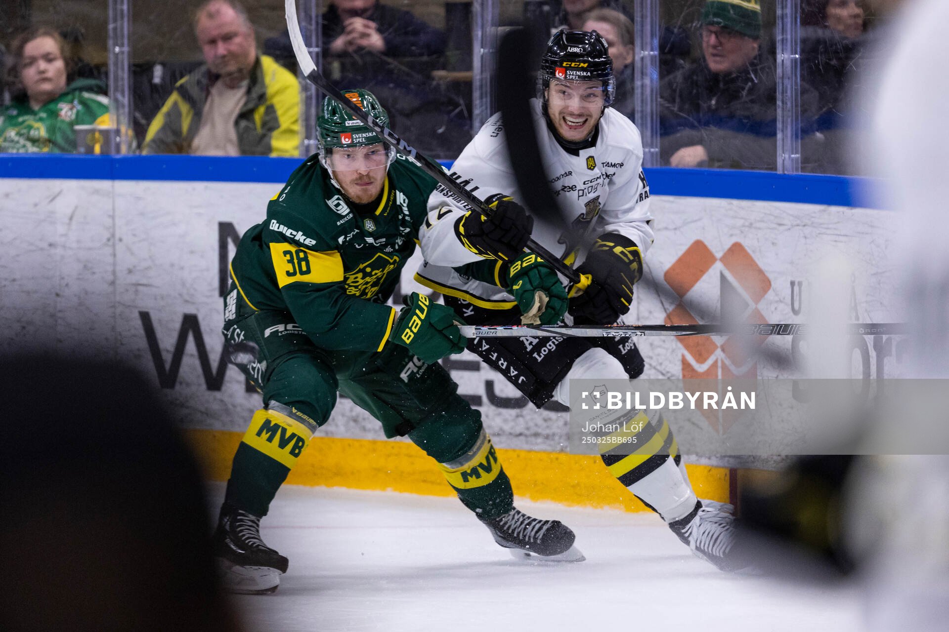 Björklövens Erik Andersson och AIKs Scott Pooley