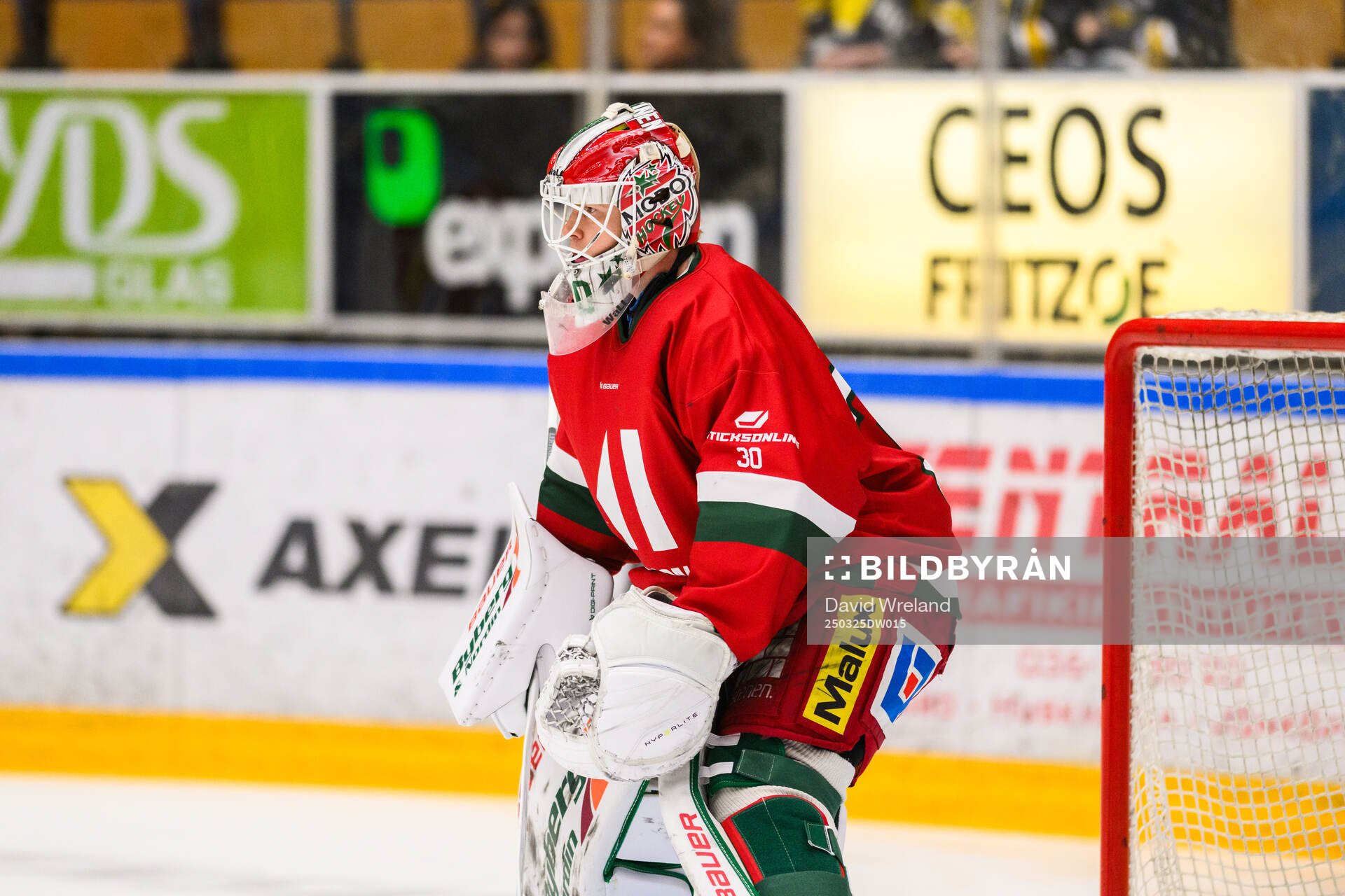 Modos målvakt Lassi Lehtinen  match sex i kvalet till SHL