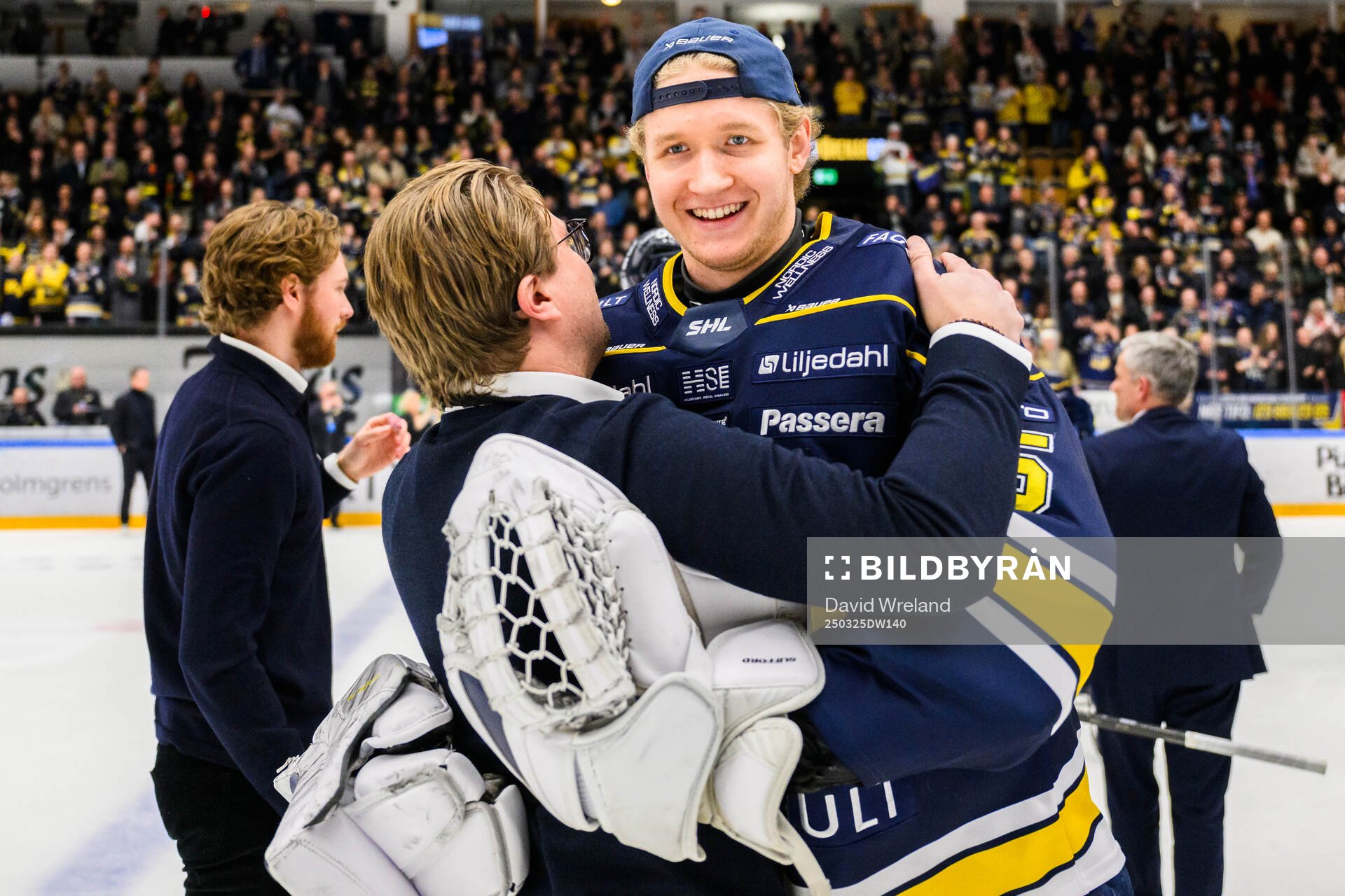 HV71s sportchef Björn Liljanderoch målvakt Olof Glifford