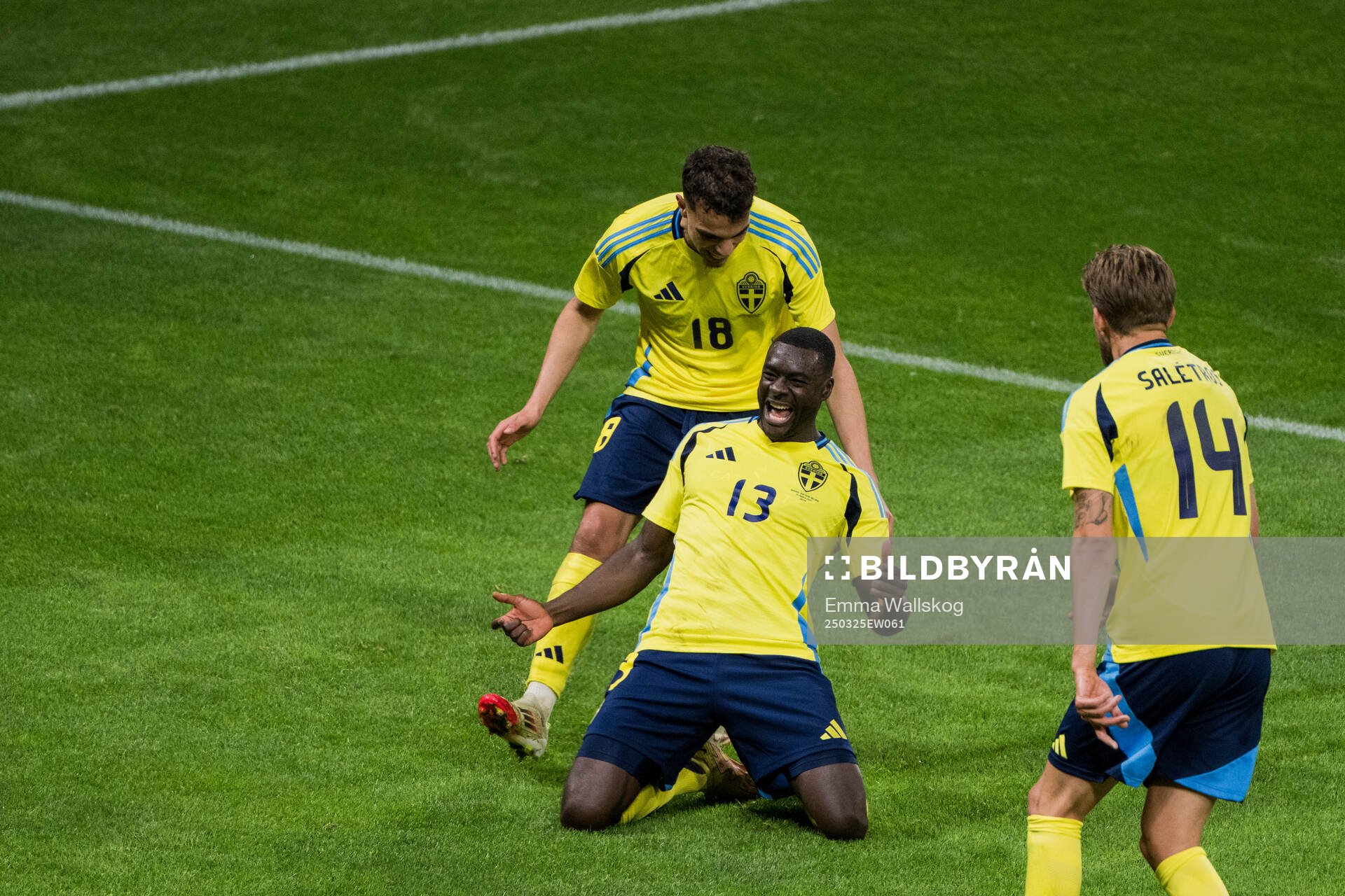 Ken Sema celebrate with Yasin Ayari, and Anton Salétros of