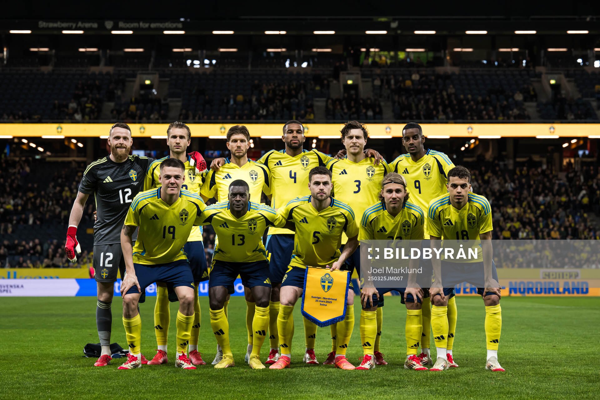 The starting eleven of Sweden pose for a team photo Top