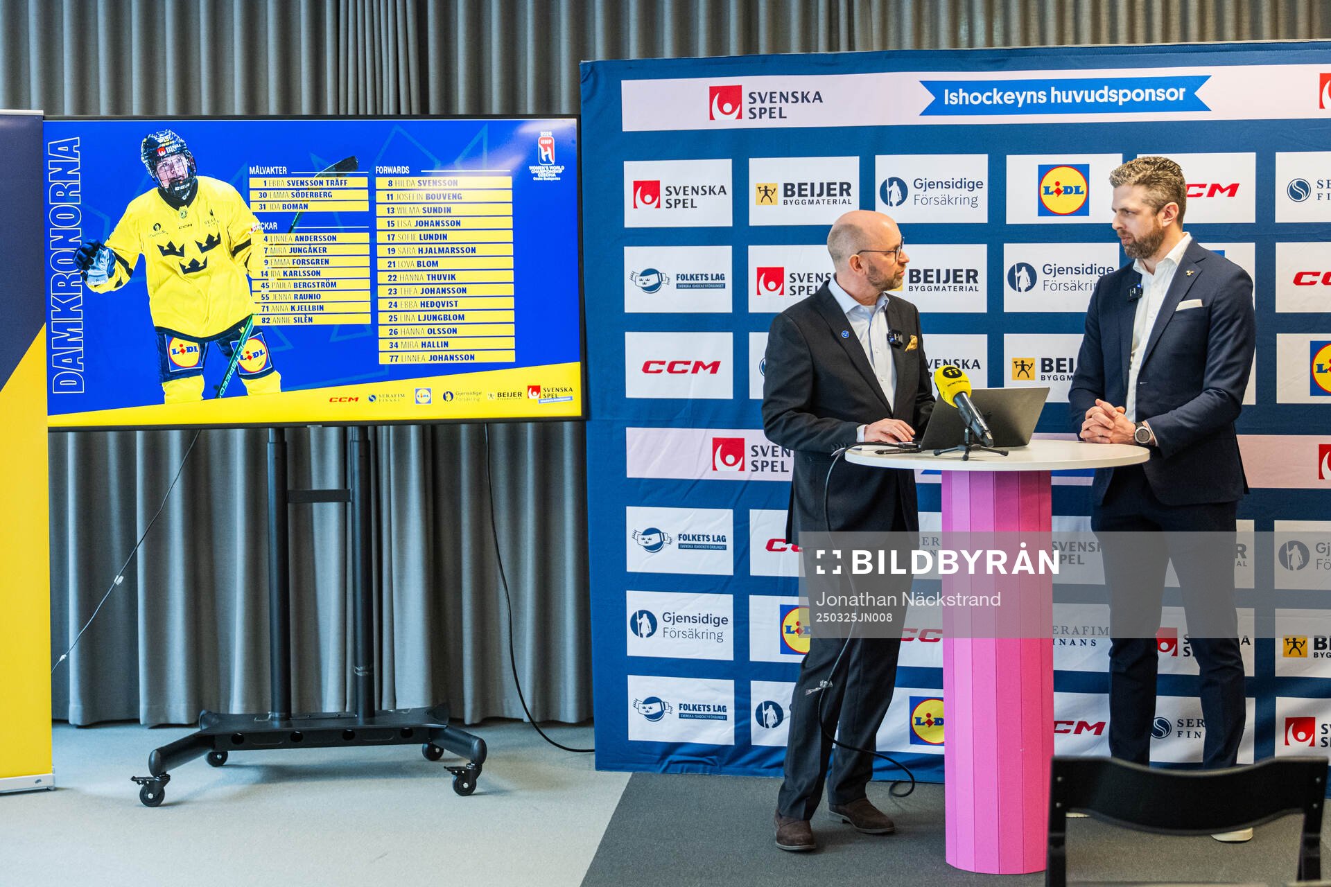 Media Manager Stefan Ladhe and Ulf Lundberg, Head Coach of