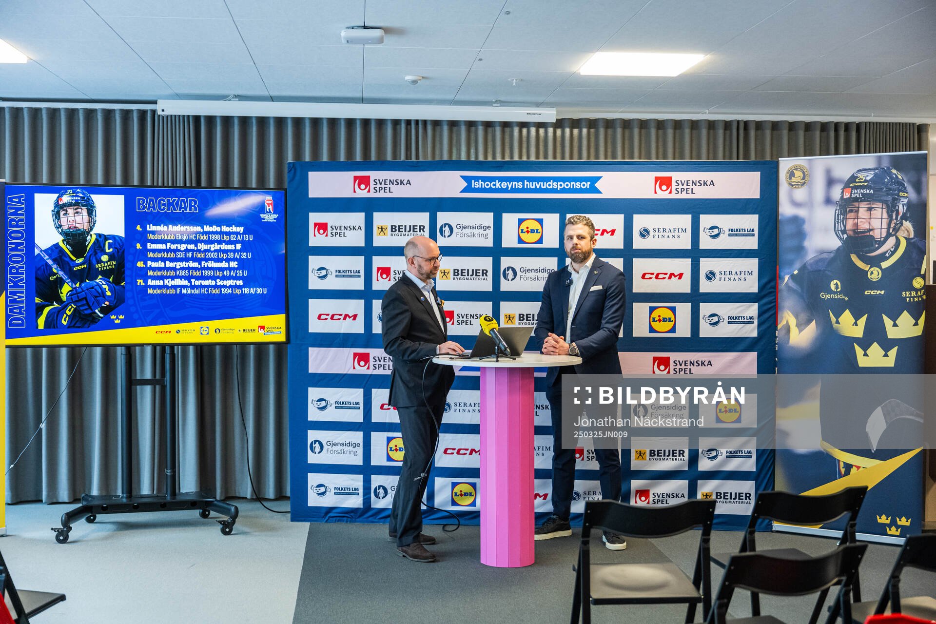 Media Manager Stefan Ladhe and Ulf Lundberg, Head Coach of
