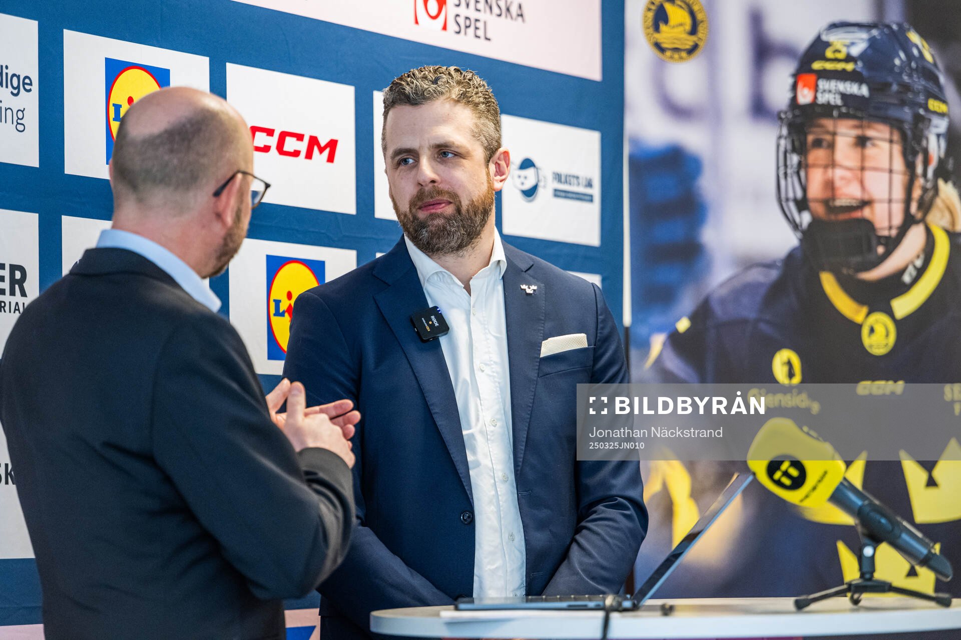 Media Manager Stefan Ladhe and Ulf Lundberg, Head Coach of
