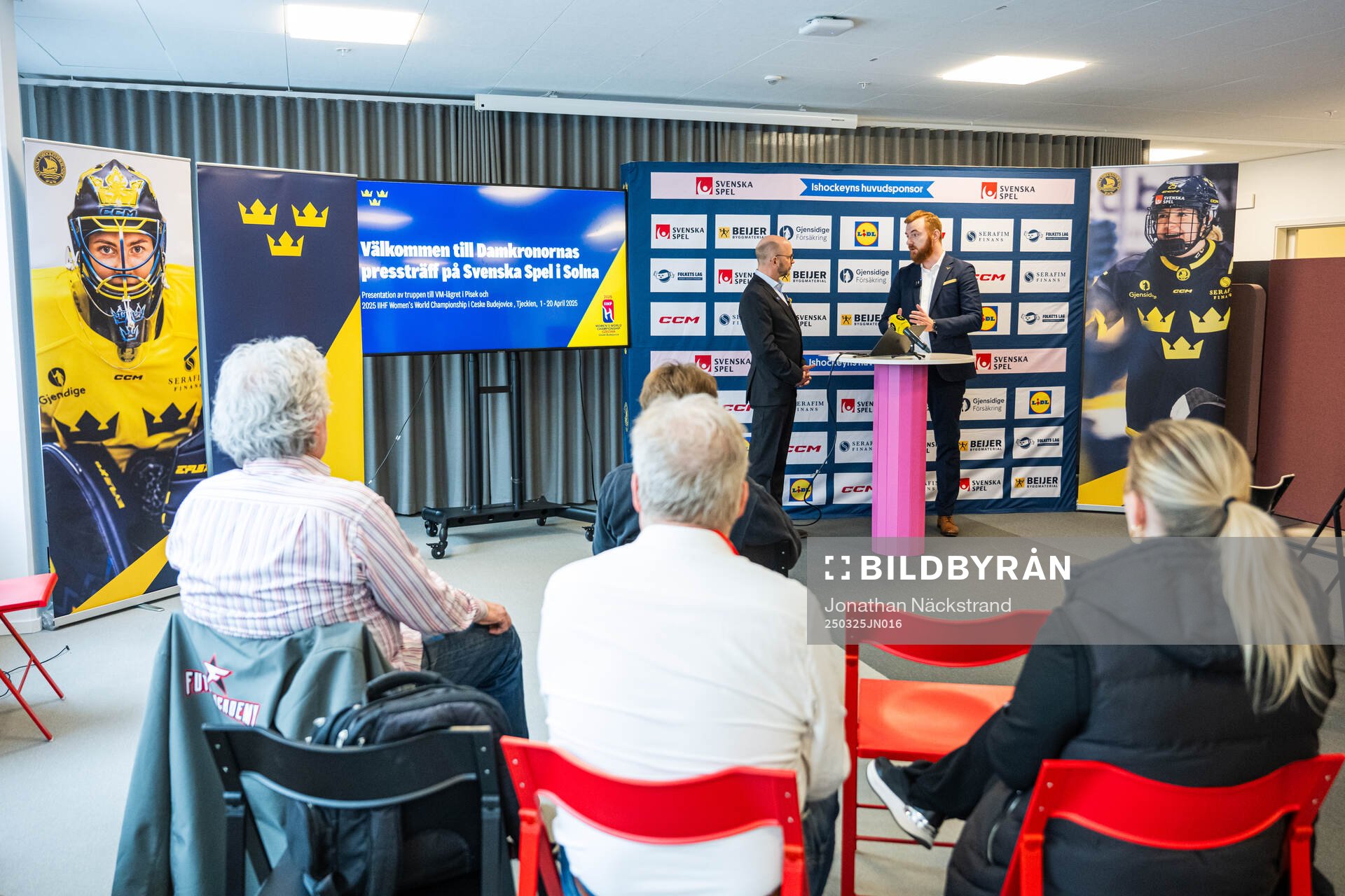 Media Manager Stefan Ladhe and General Manager Anders