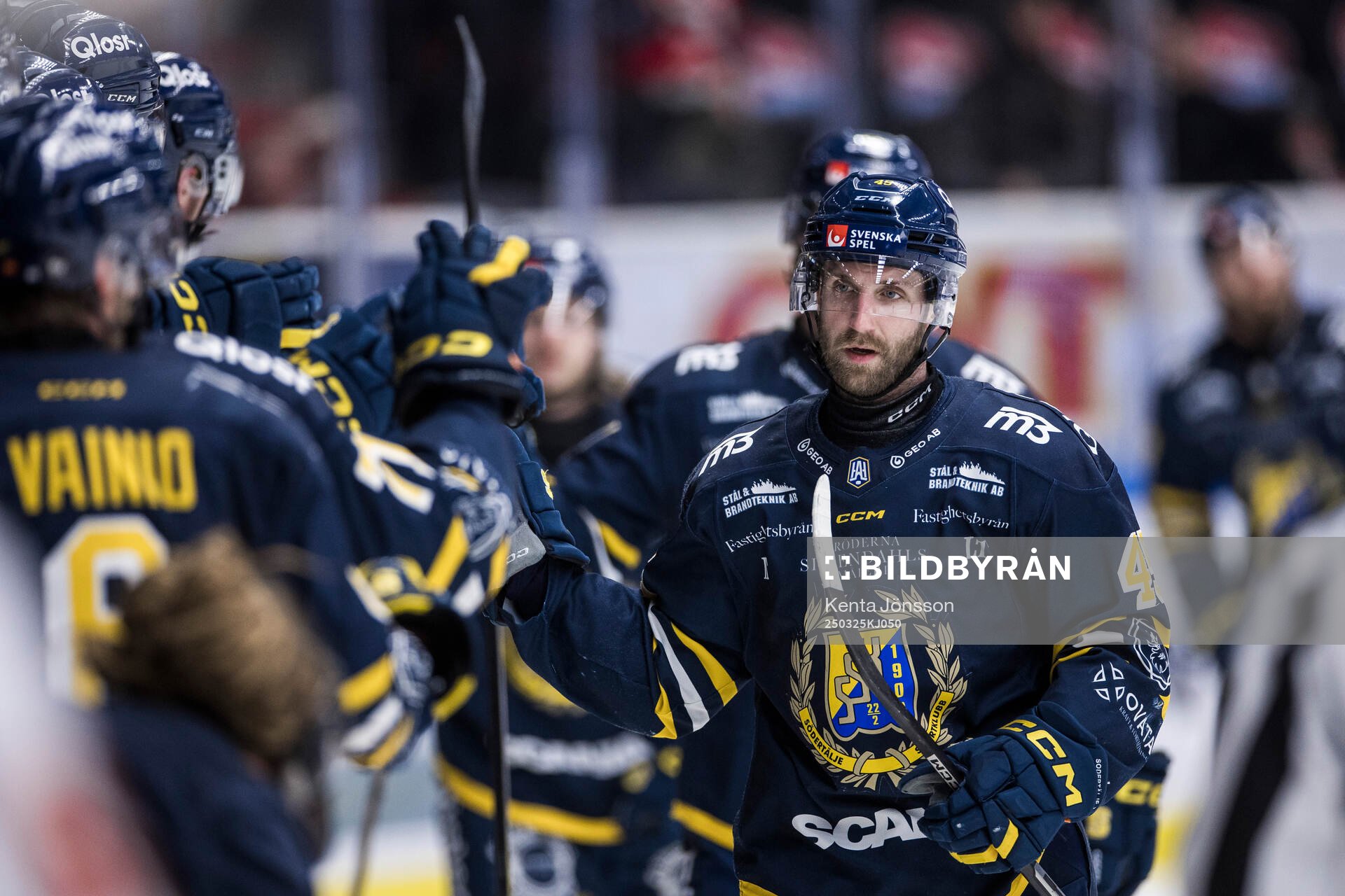 Södertäljes Sebastian Dyk jublar