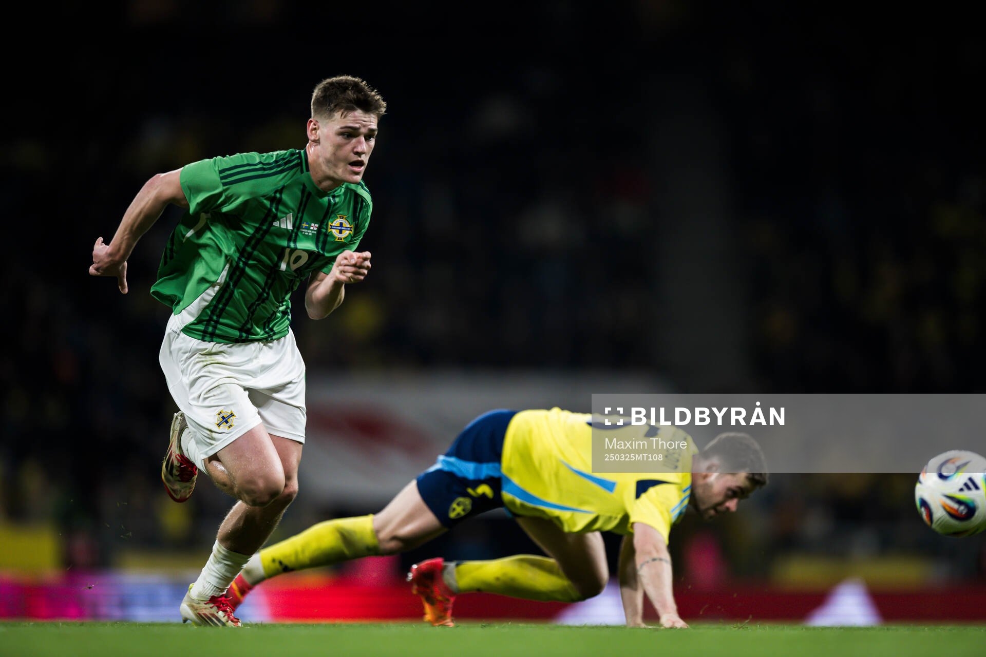 Shea Charles of Northern Ireland and Gabriel Gudmundsson of