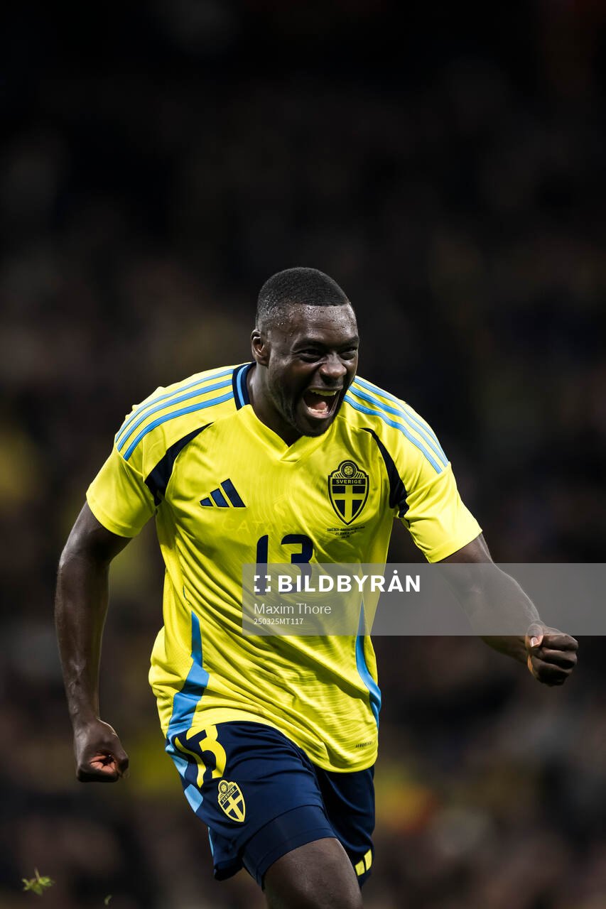 Ken Sema of Sweden celebrates the 3-0 goal