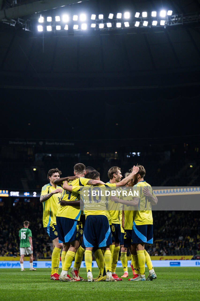 Ken Sema of Sweden celebrate the 3-0 goal with teammates