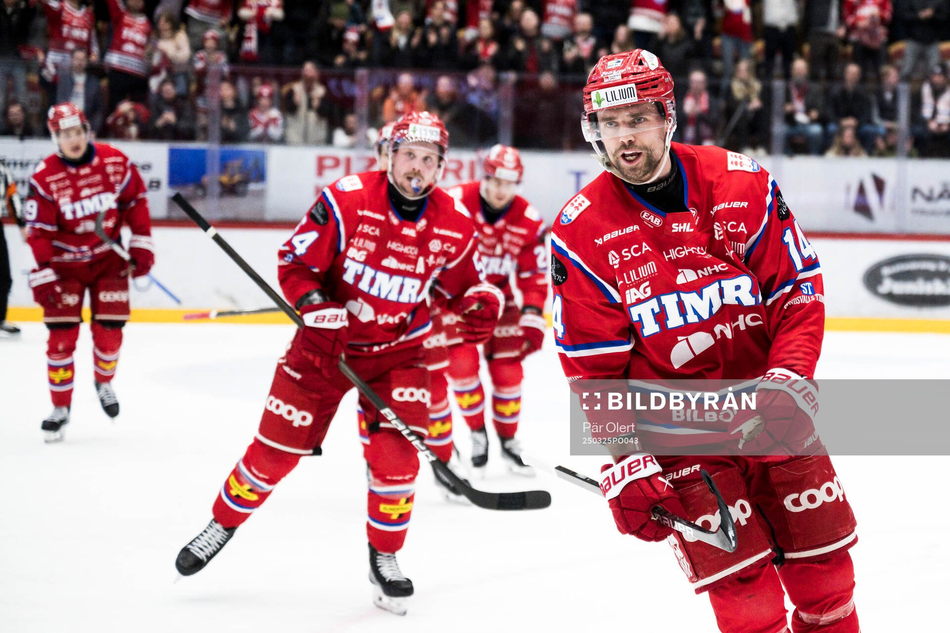 Timrås Emil Pettersson jublar