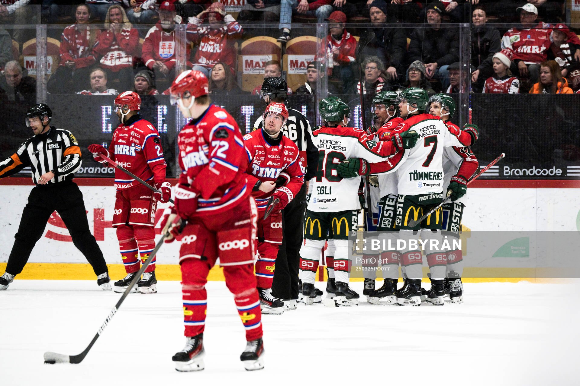 Frölundas Arttu Ruotsalainen jublar