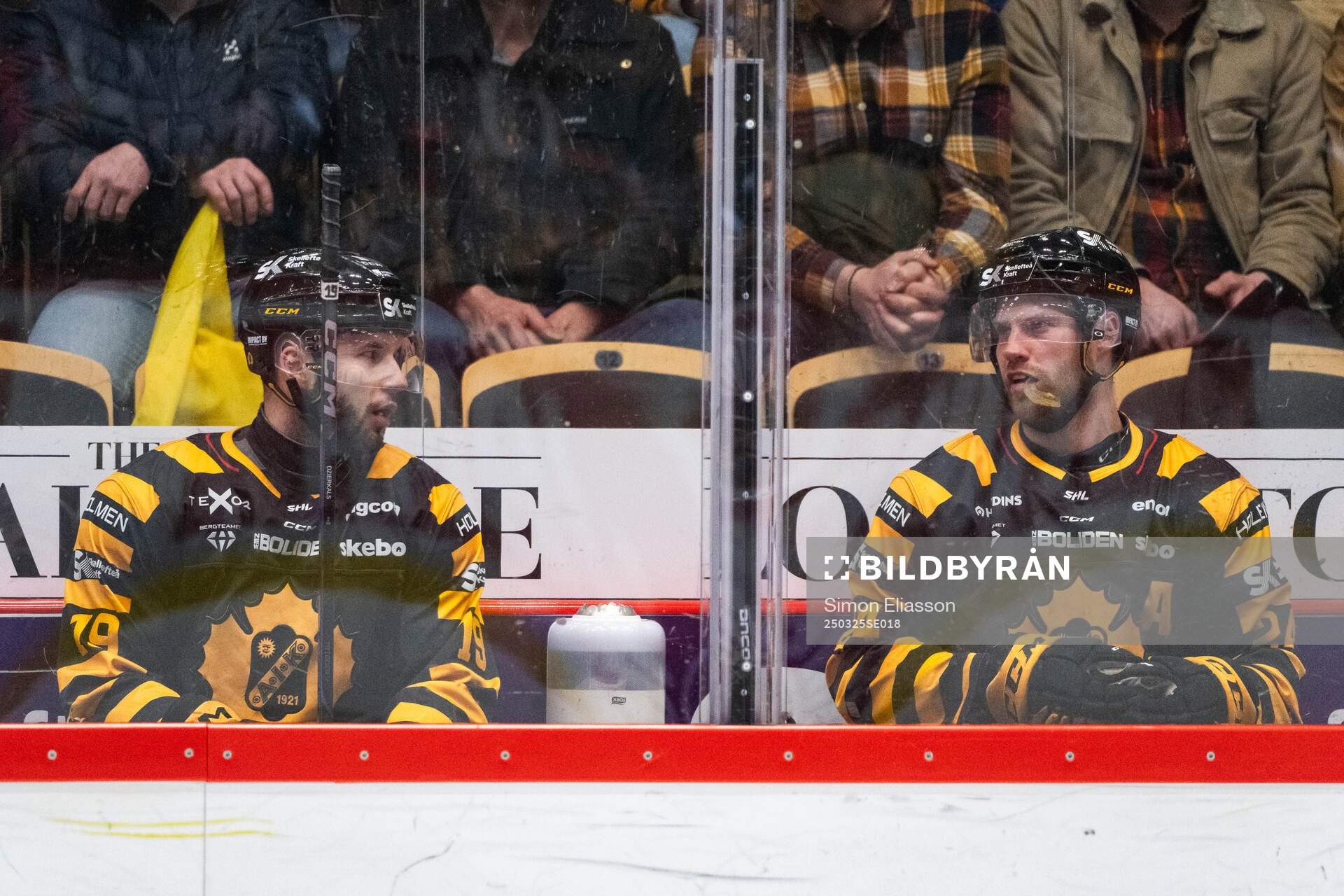 Skellefteås Martins Dzierkals och Oscar Lindberg i