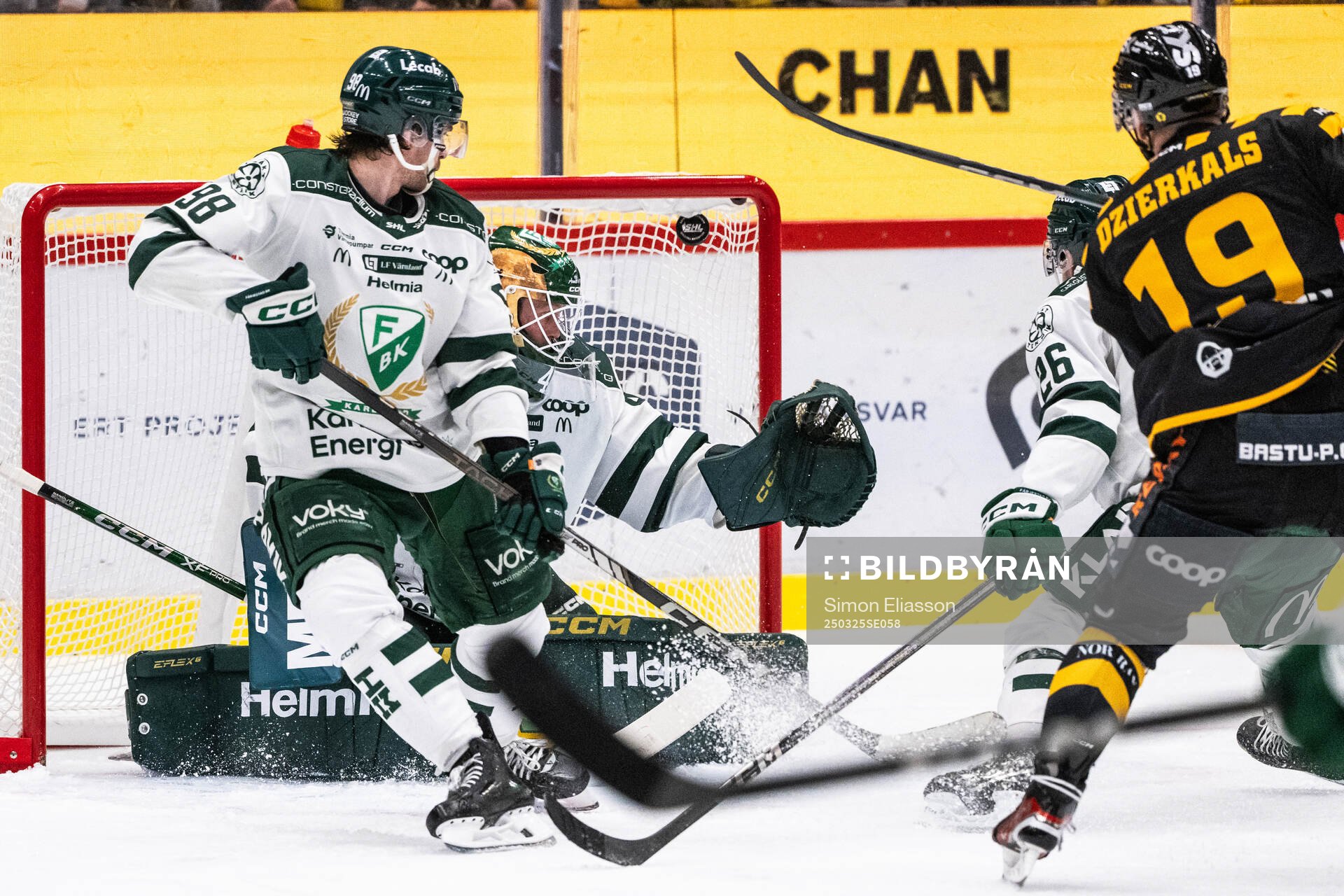 Skellefteås Martins Dzierkals gör 3-1 på Färjestads