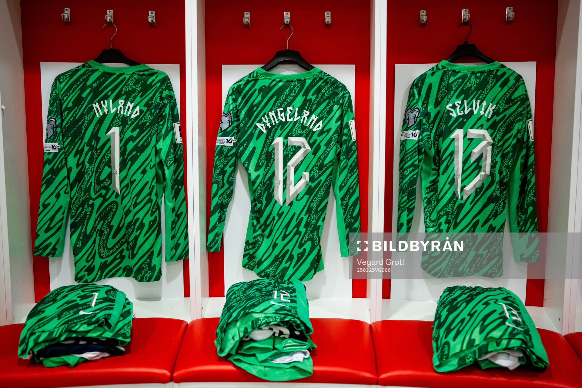 The kits of goalkeepers Ørjan Håskjold Nyland, Mathias