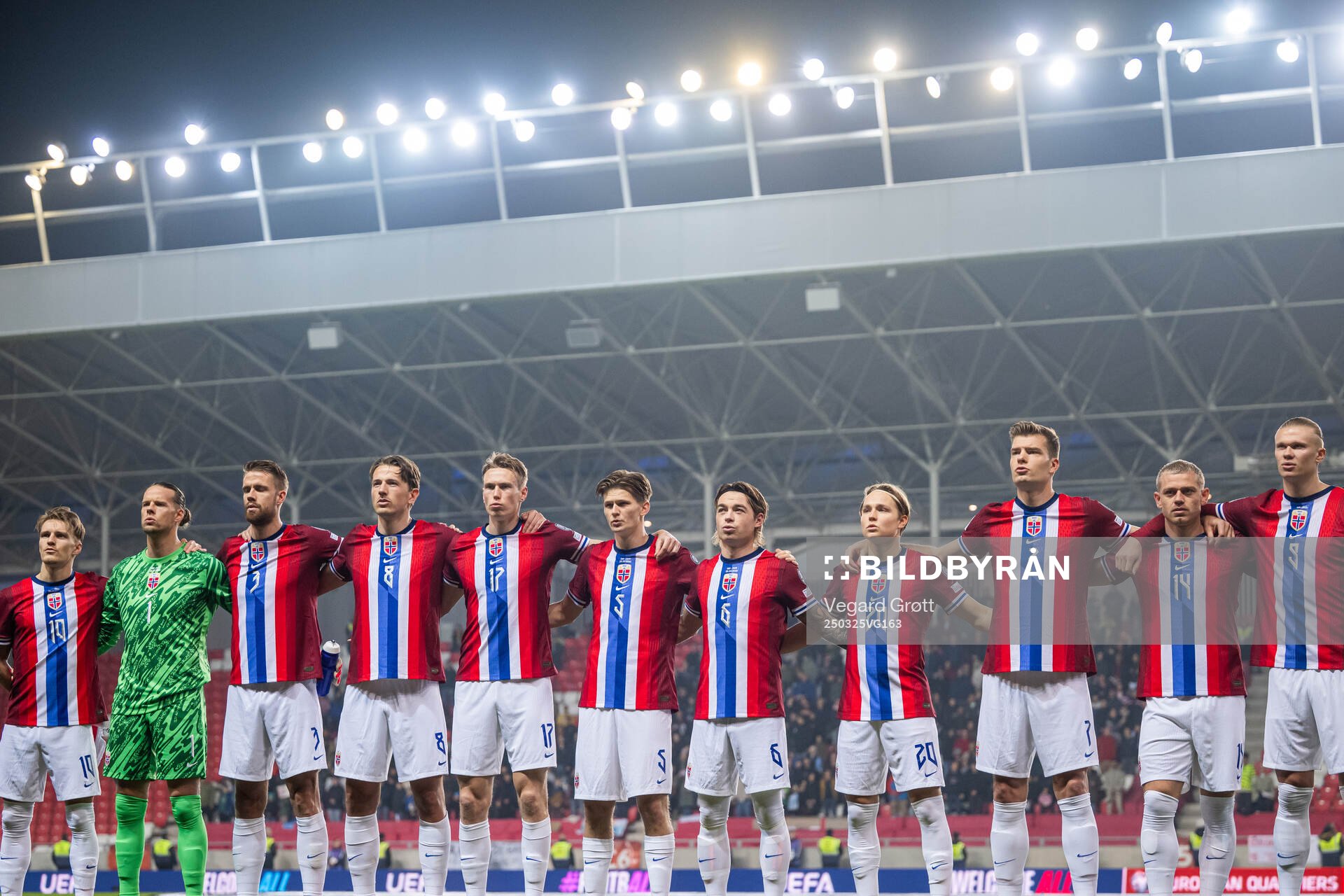 Players of Norway line up