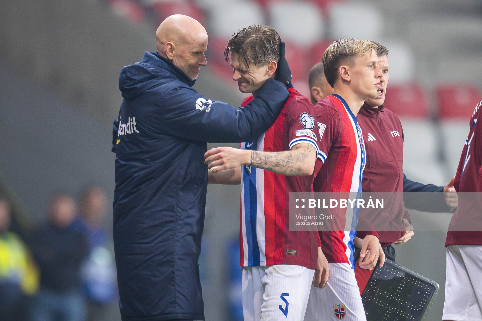 Head coach Ståle Solbakken and David Møller Wolfe of