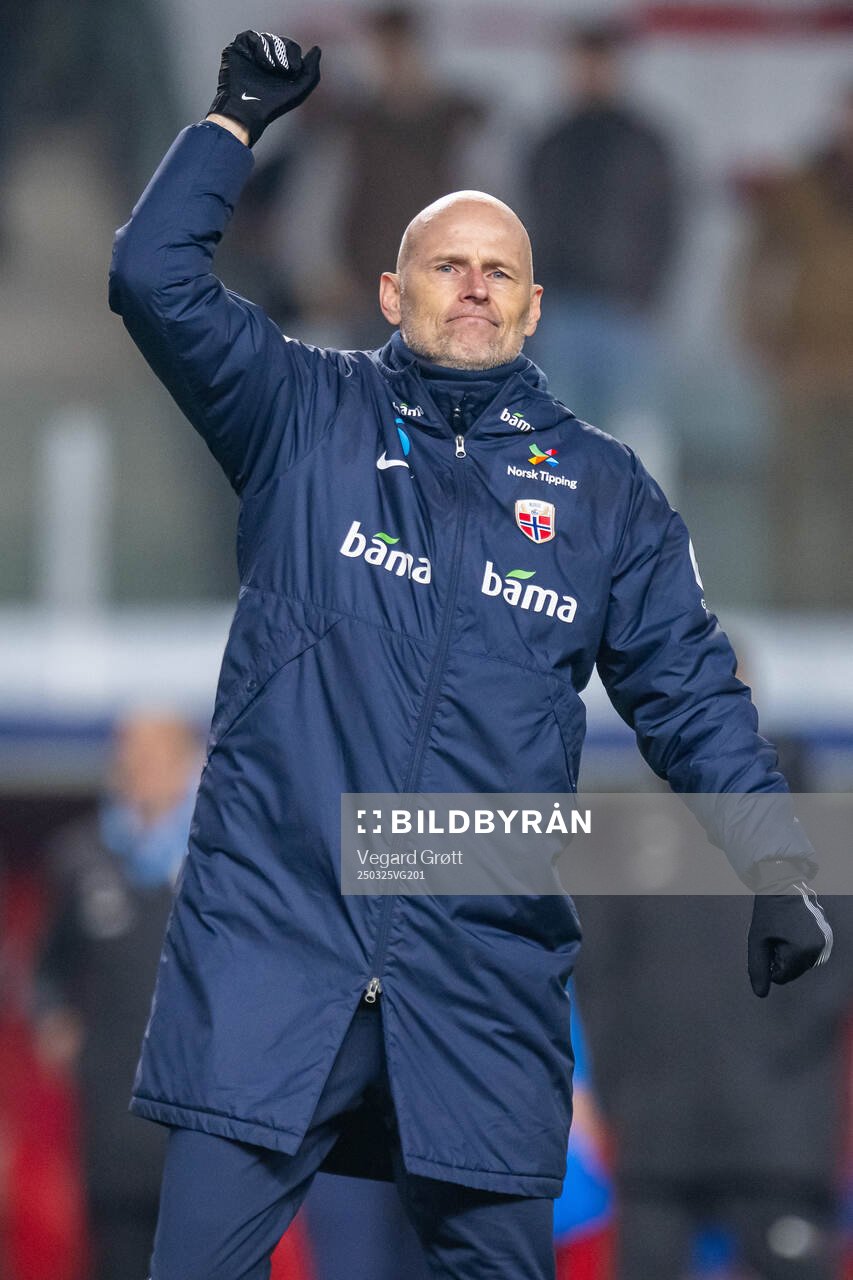 Ståle Solbakken, head coach of Norway, celebrates
