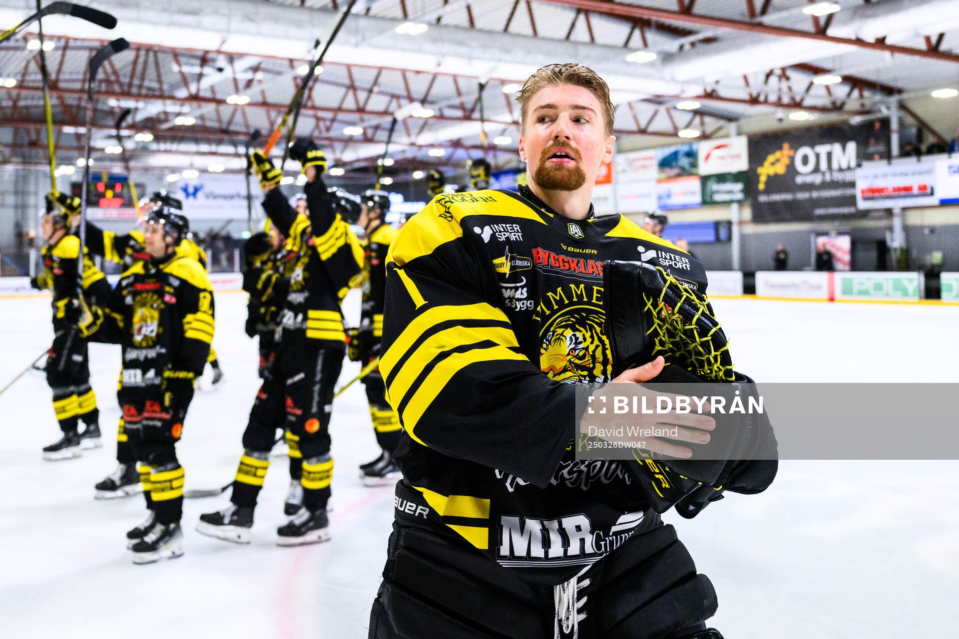 Vimmerbys målvakt Robin Christoffersson jublar