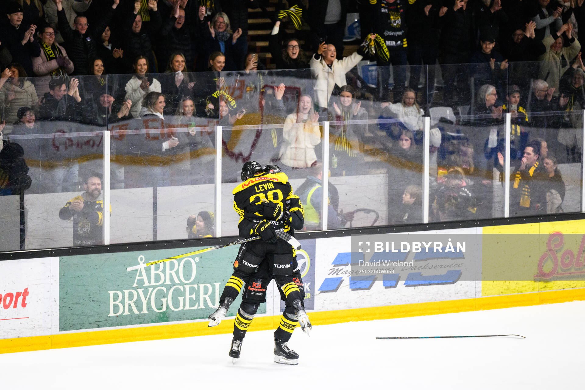 Vimmerbys Eddie Levin jublar