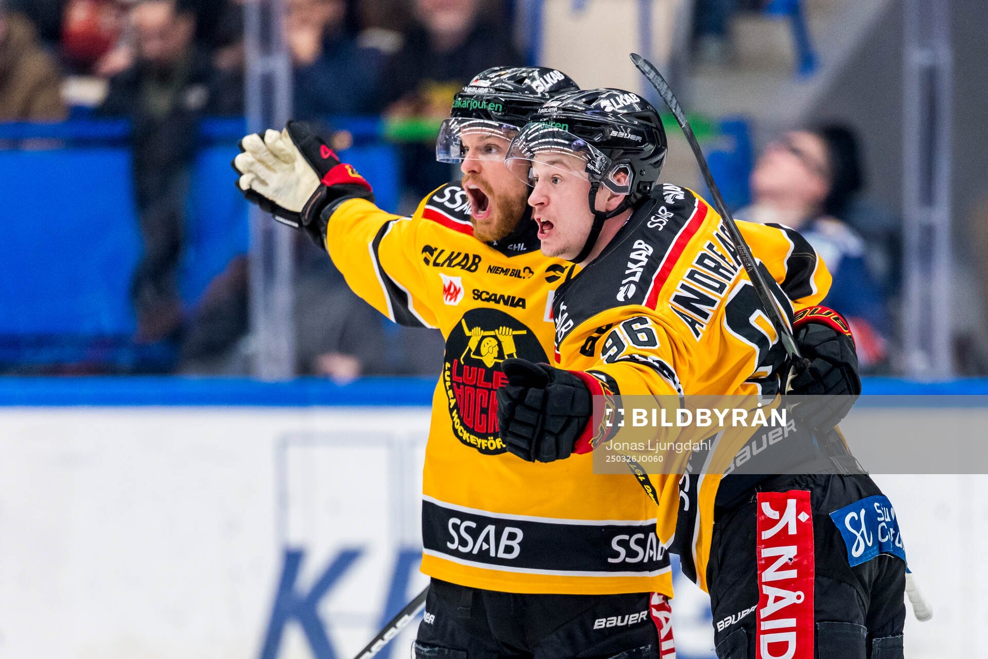 Luleås Brendan Shinnimin och Pontus Andreasson jublar
